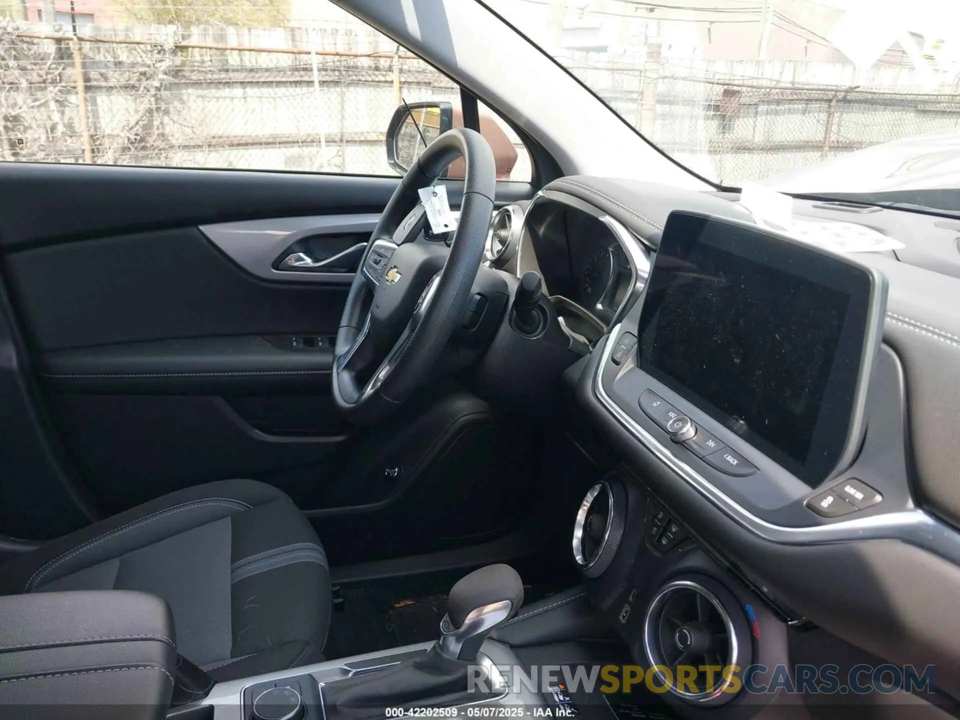 5 fotografías del automóvil dañado 3GNKBCR4XRS165349 CHEVROLET BLAZER 2024