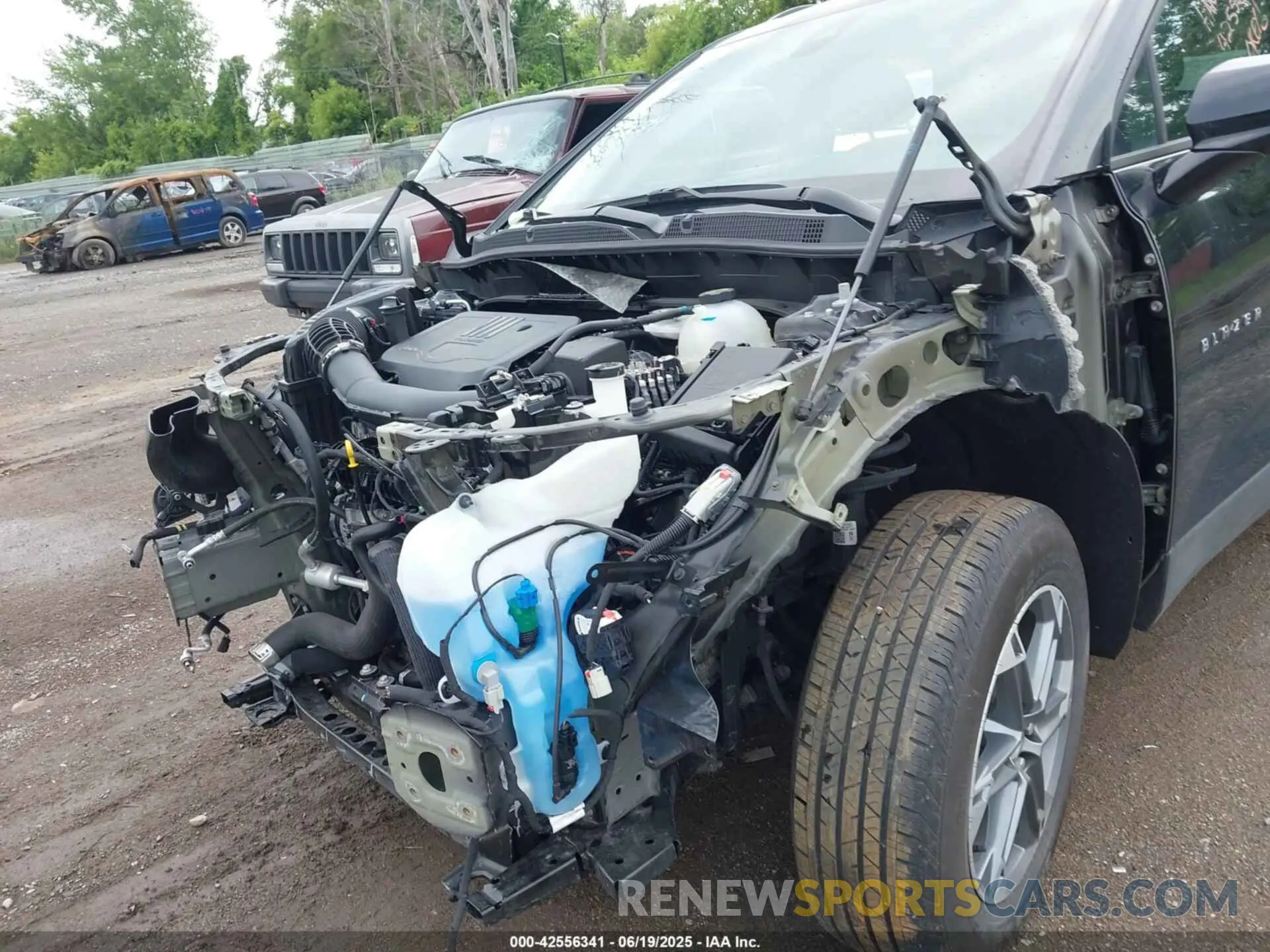 6 fotografías del automóvil dañado 3GNKBCR4XRS233343 CHEVROLET BLAZER 2024