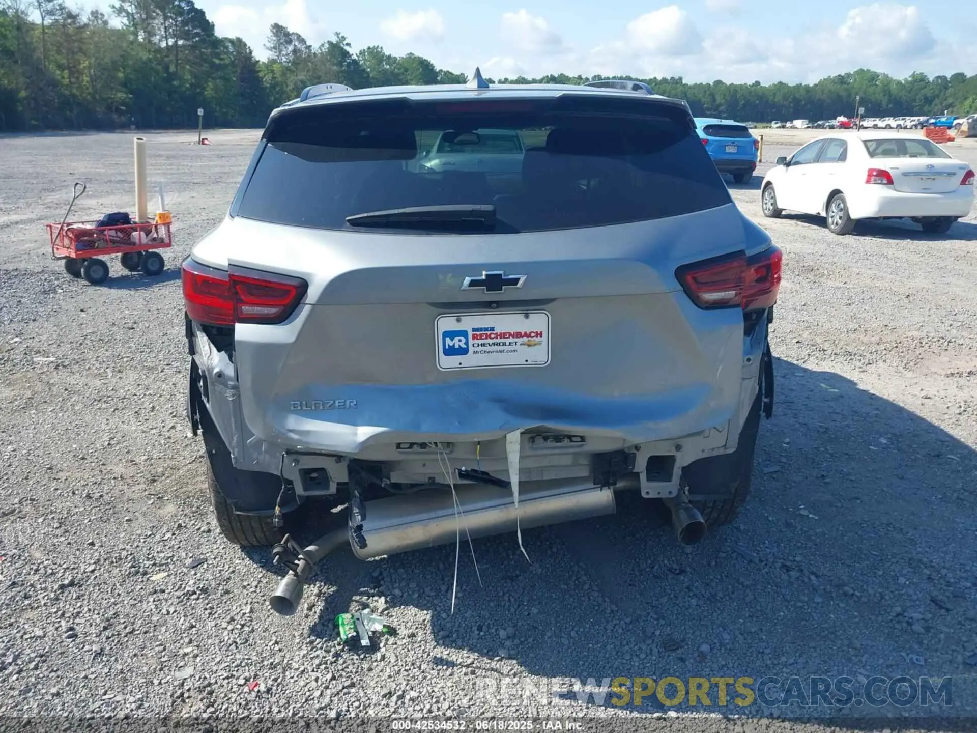 17 fotografías del automóvil dañado 3GNKBDR47RS181725 CHEVROLET BLAZER 2024