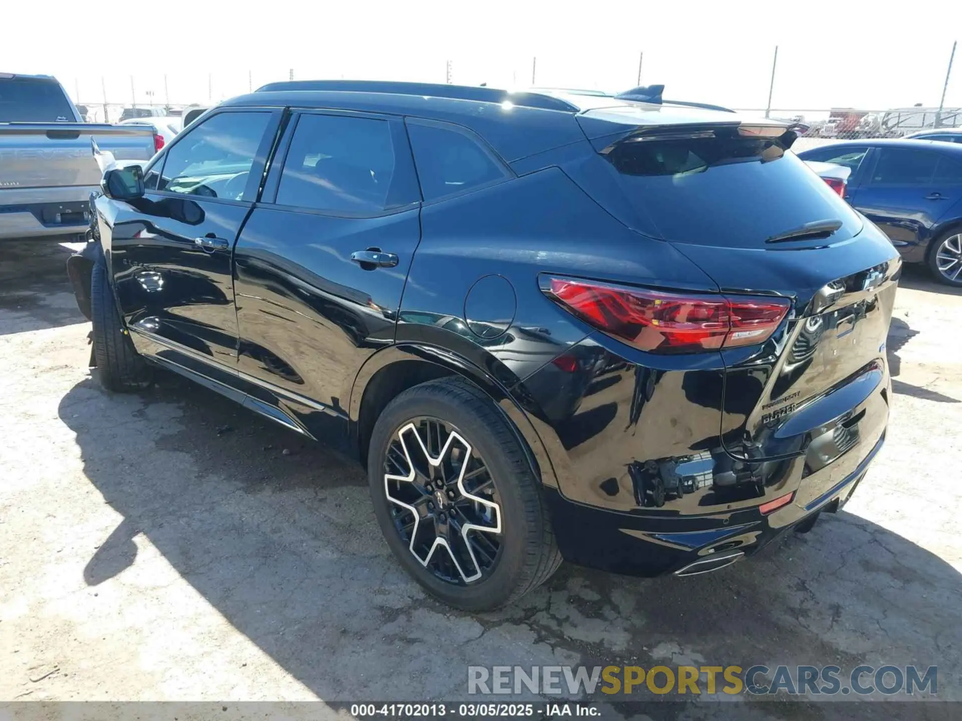 3 fotografías del automóvil dañado 3GNKBERS3RS271667 CHEVROLET BLAZER 2024