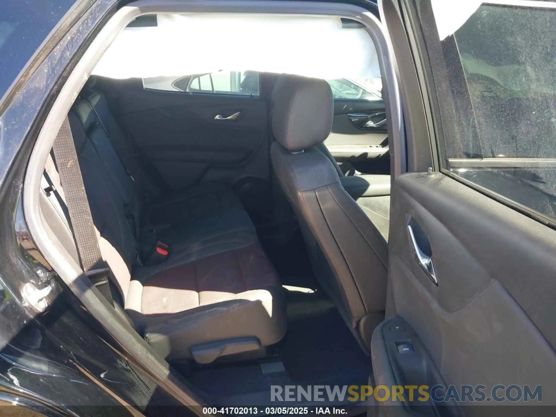 8 fotografías del automóvil dañado 3GNKBERS3RS271667 CHEVROLET BLAZER 2024