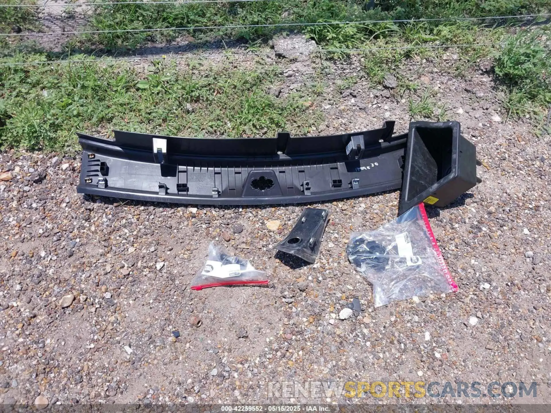 12 fotografías del automóvil dañado 3GNKBERS5RS180321 CHEVROLET BLAZER 2024