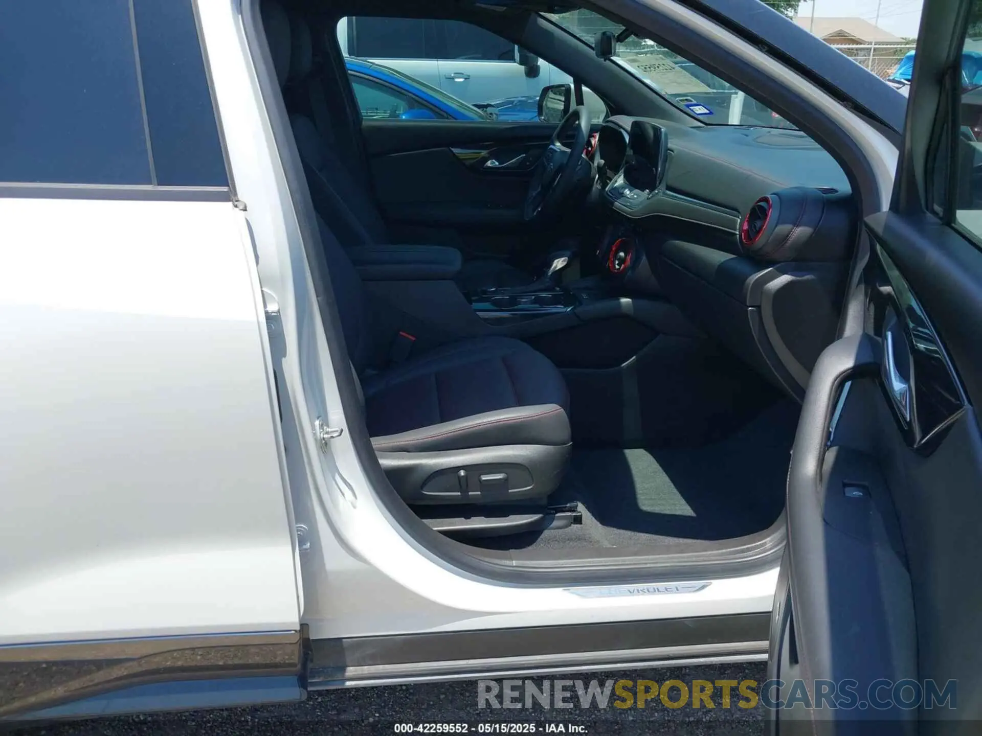 5 fotografías del automóvil dañado 3GNKBERS5RS180321 CHEVROLET BLAZER 2024