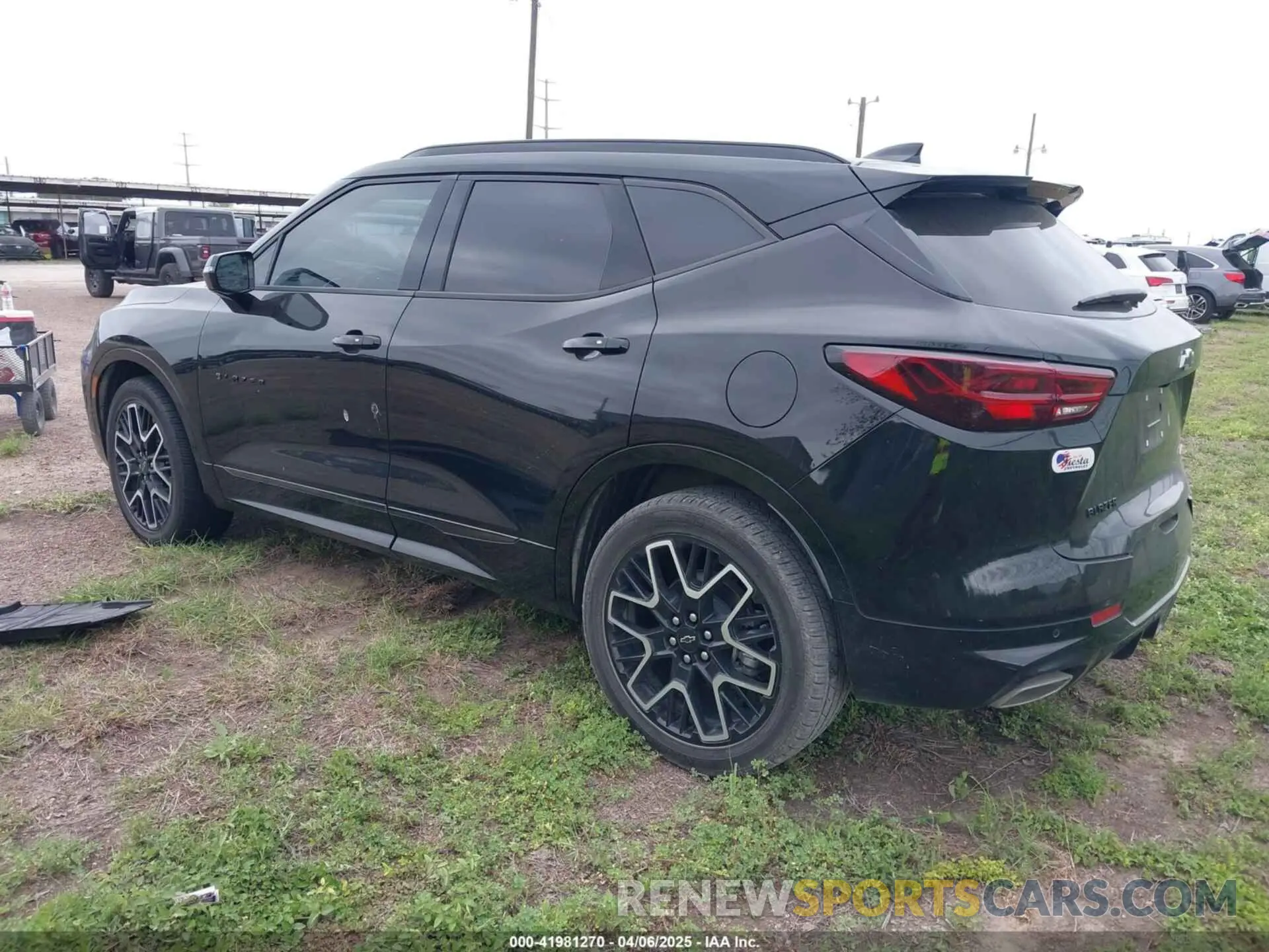 3 fotografías del automóvil dañado 3GNKBERS6RS240185 CHEVROLET BLAZER 2024