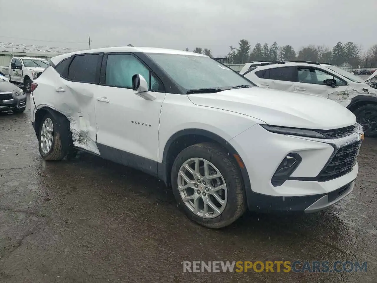 4 fotografías del automóvil dañado 3GNKBHR42RS164662 CHEVROLET BLAZER 2024