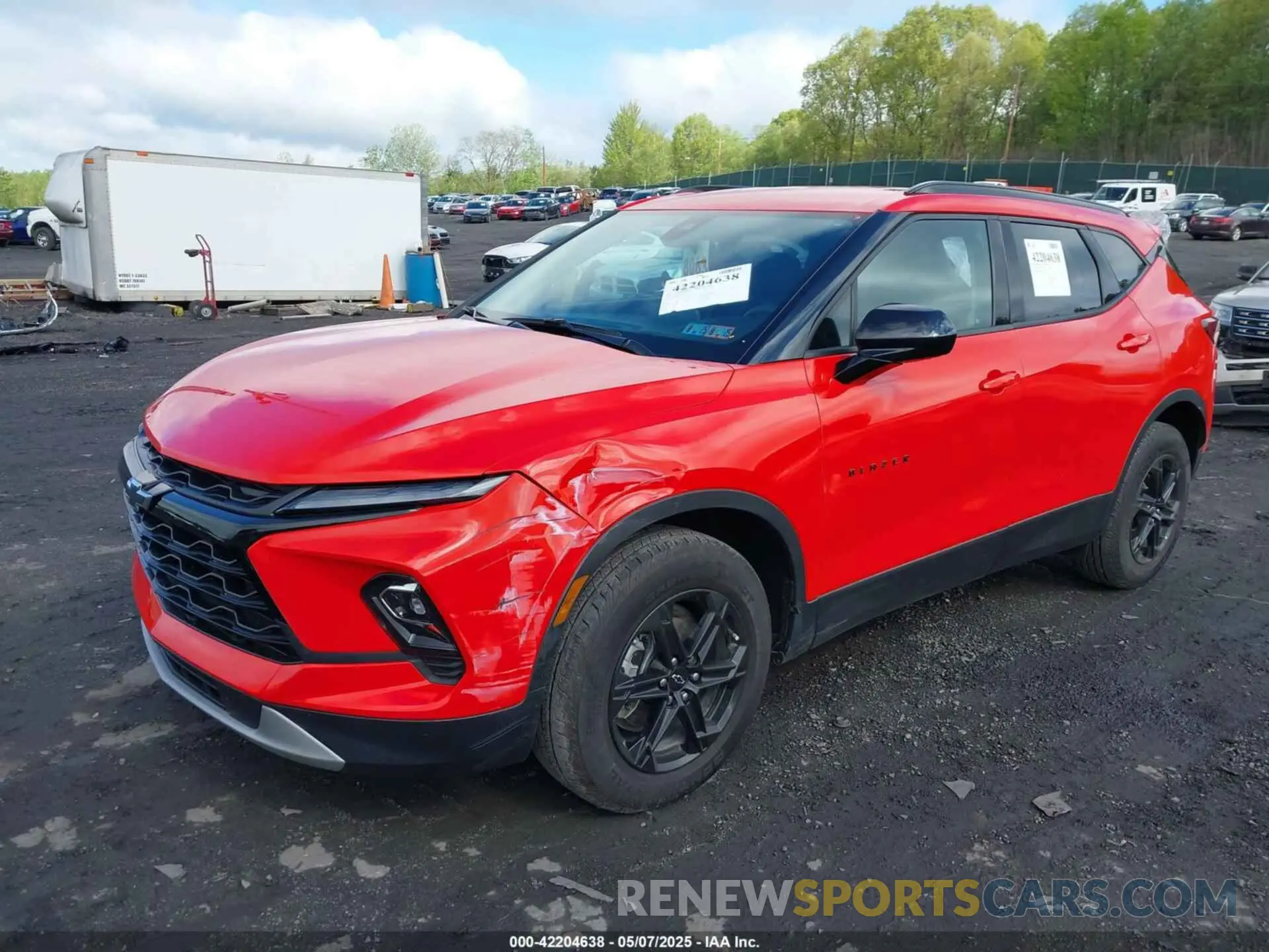 2 fotografías del automóvil dañado 3GNKBHR46RS163983 CHEVROLET BLAZER 2024