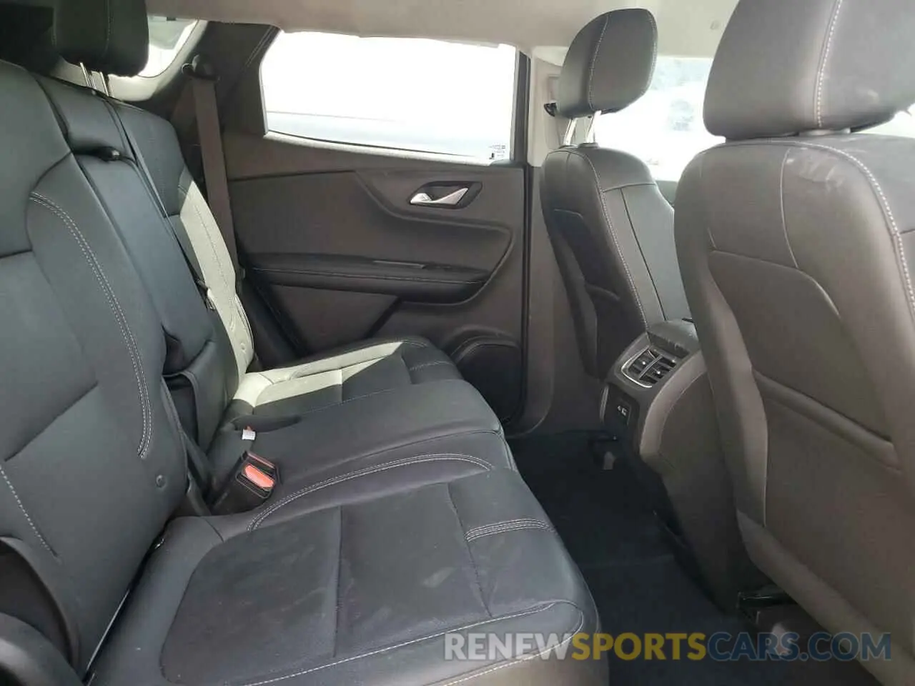11 fotografías del automóvil dañado 3GNKBJR40RS178941 CHEVROLET BLAZER 2024