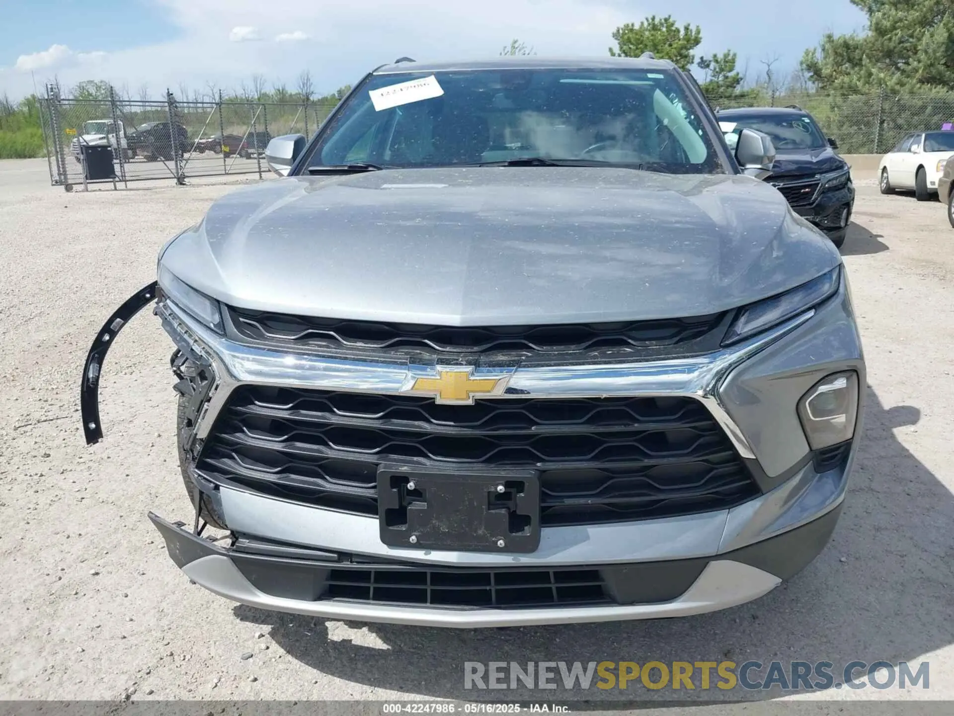 11 fotografías del automóvil dañado 3GNKBJRS4RS128378 CHEVROLET BLAZER 2024