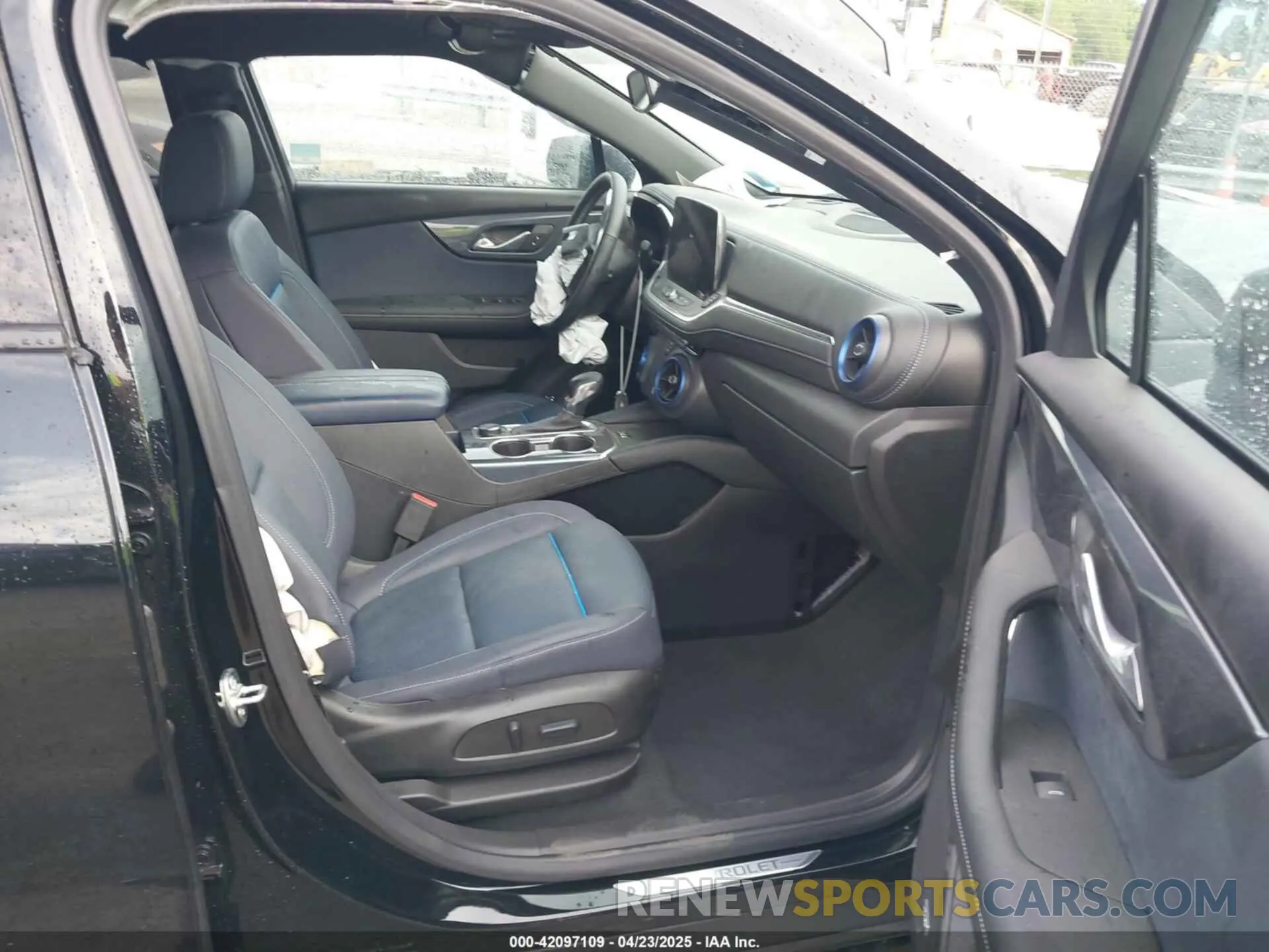 5 fotografías del automóvil dañado 3GNKBKRS1RS122026 CHEVROLET BLAZER 2024