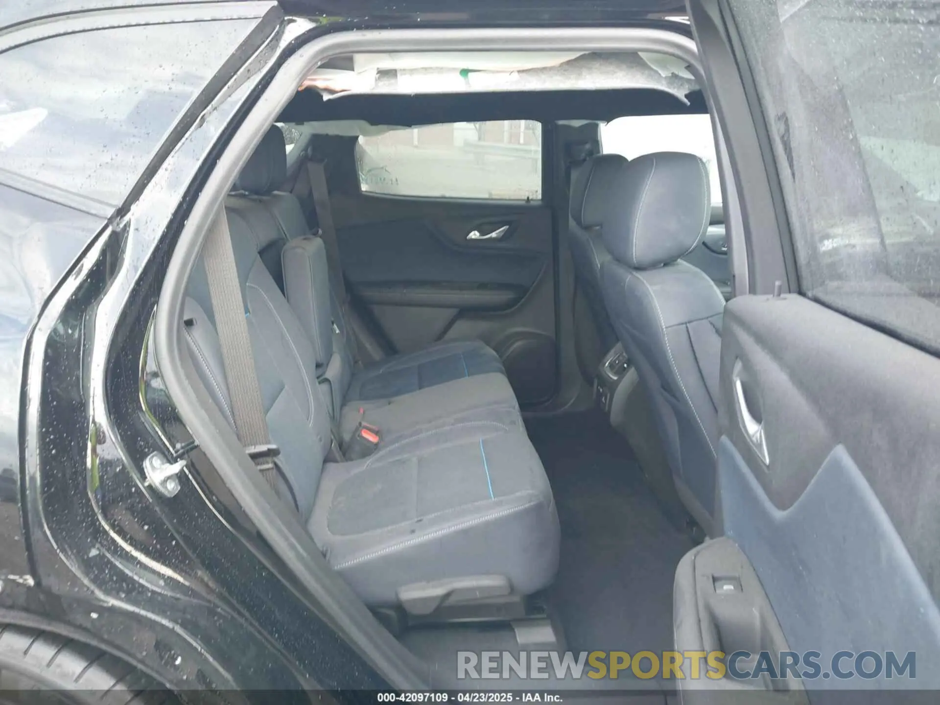 8 fotografías del automóvil dañado 3GNKBKRS1RS122026 CHEVROLET BLAZER 2024