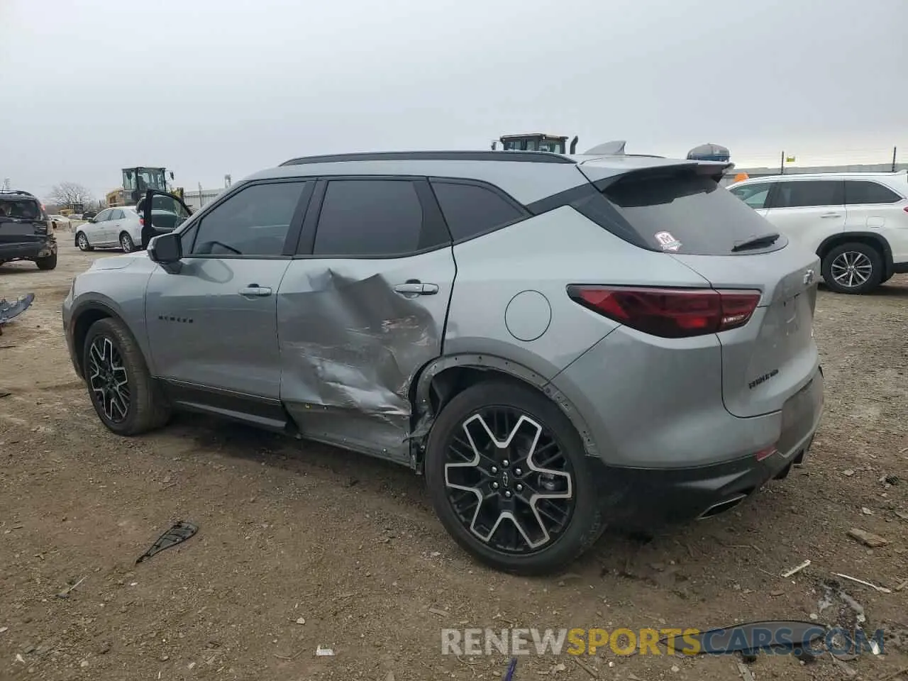 2 fotografías del automóvil dañado 3GNKBKRS5RS145213 CHEVROLET BLAZER 2024