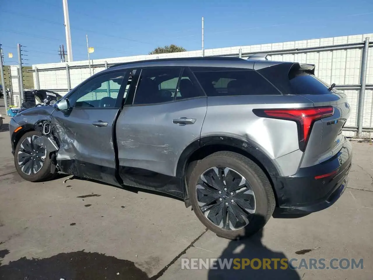 2 fotografías del automóvil dañado 3GNKDCRJ0RS118766 CHEVROLET BLAZER 2024