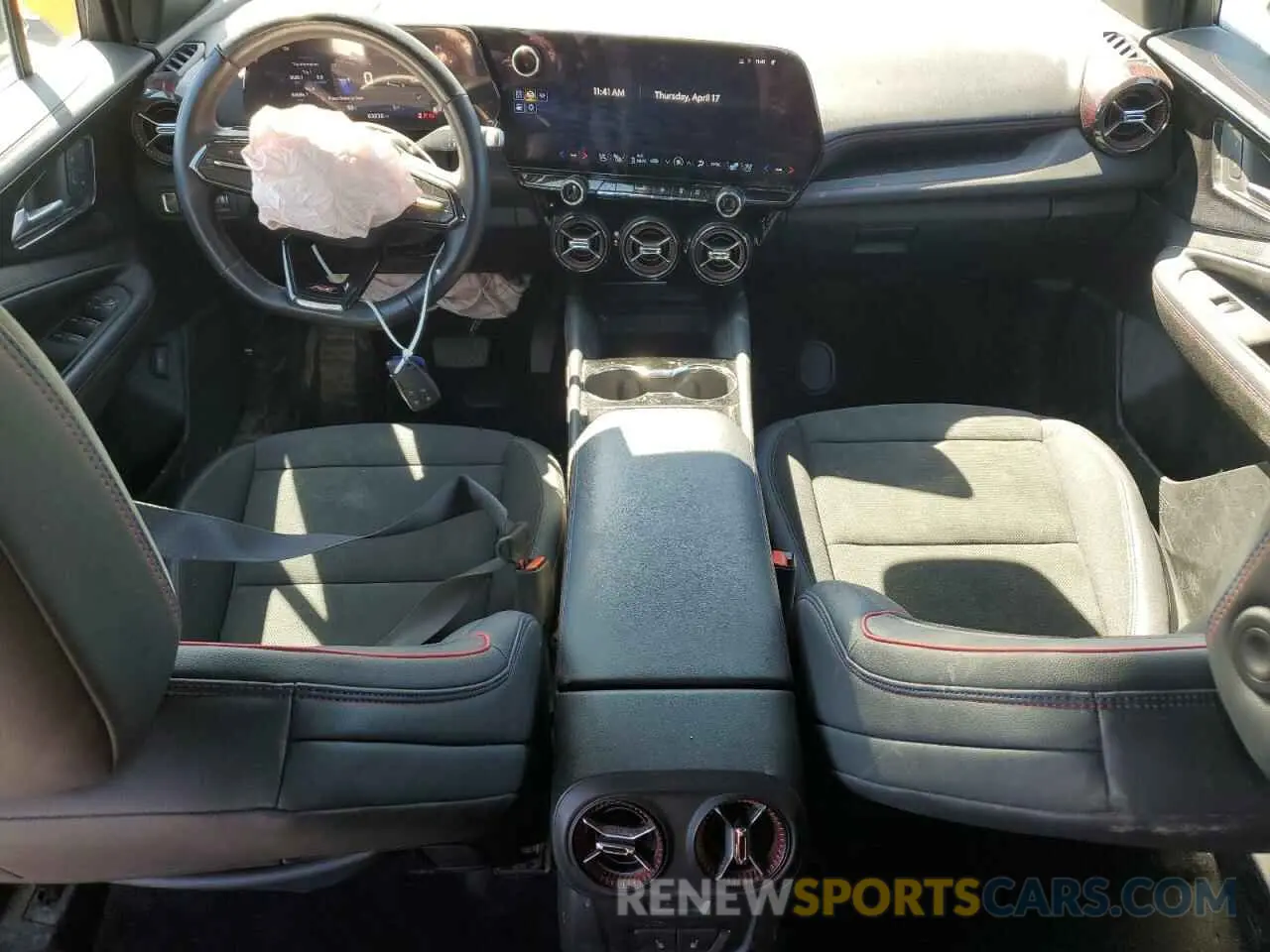 8 fotografías del automóvil dañado 3GNKDCRJ0RS174240 CHEVROLET BLAZER 2024
