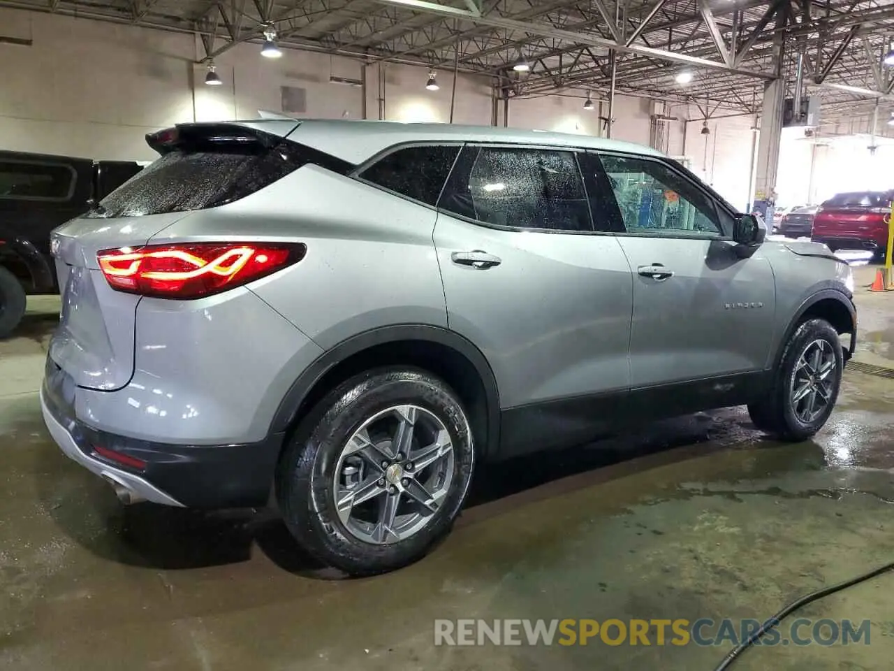 3 fotografías del automóvil dañado 3GNKBCR40SS160764 CHEVROLET BLAZER 2025