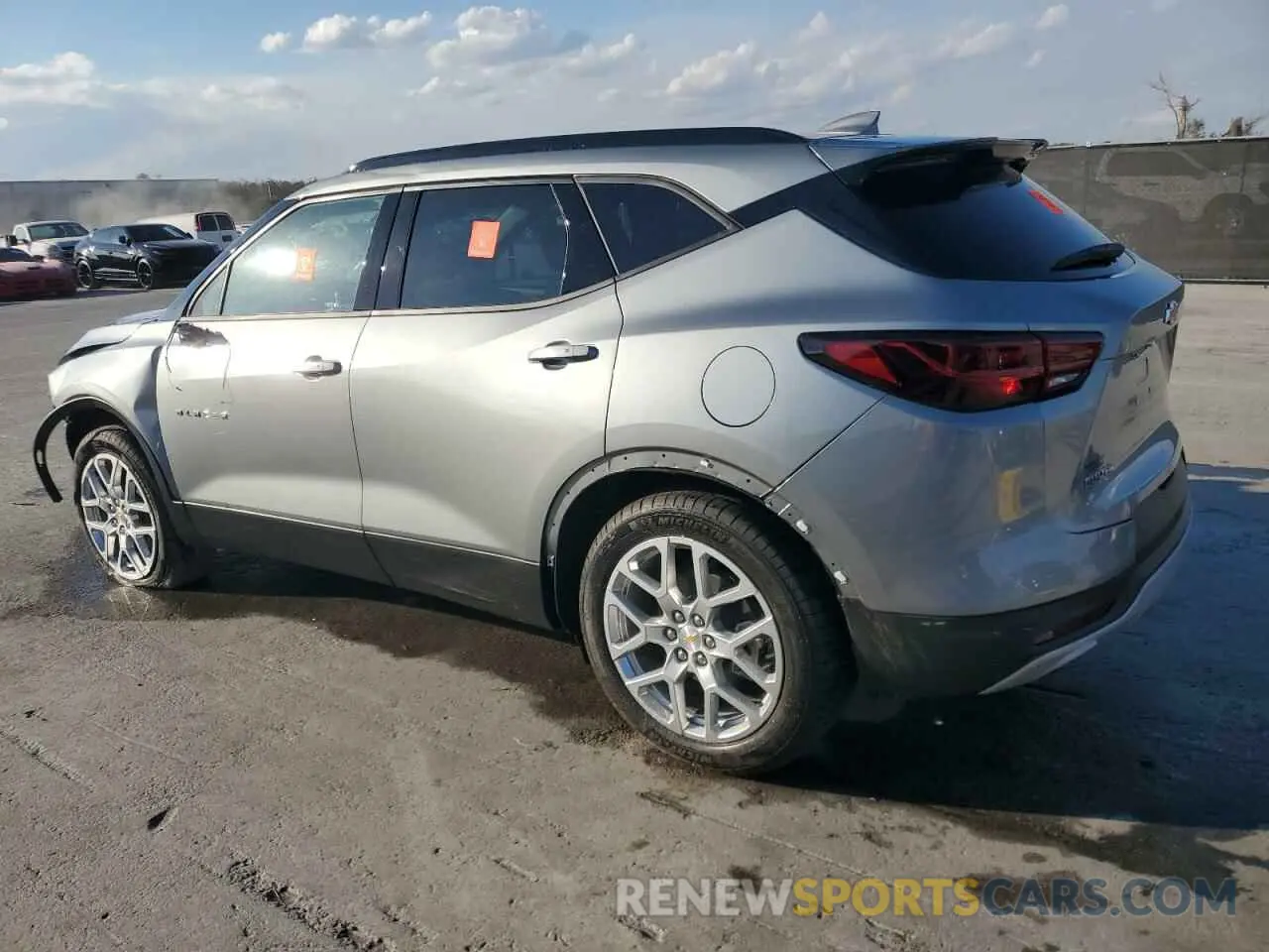2 fotografías del automóvil dañado 3GNKBCR45SS167113 CHEVROLET BLAZER 2025