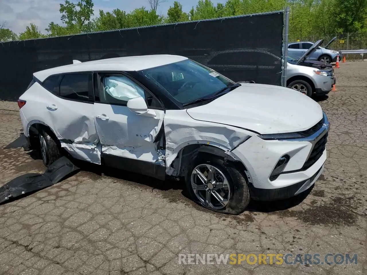 4 fotografías del automóvil dañado 3GNKBCR46SS168349 CHEVROLET BLAZER 2025