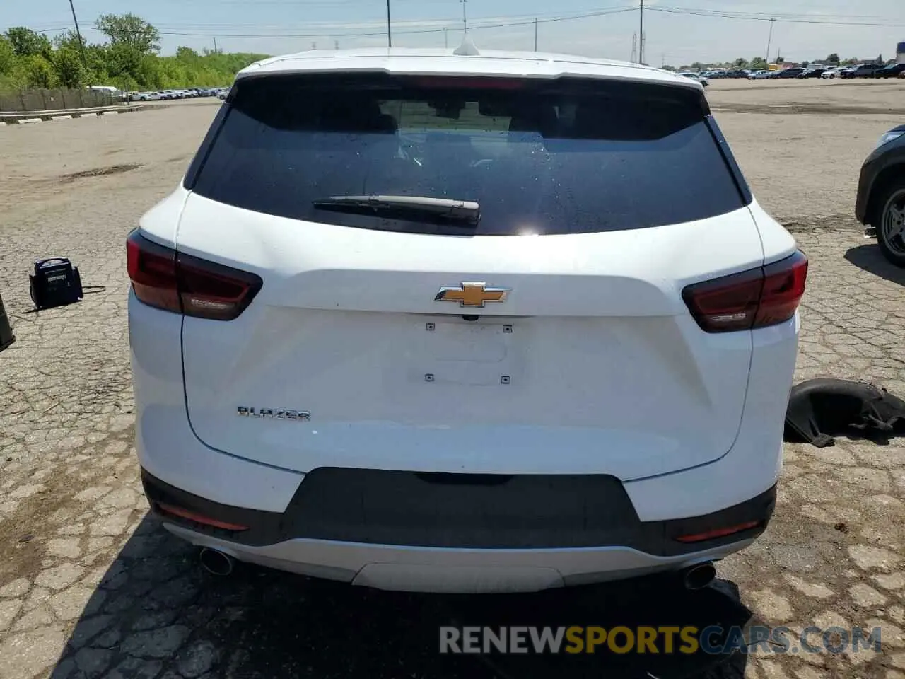 6 fotografías del automóvil dañado 3GNKBCR46SS168349 CHEVROLET BLAZER 2025