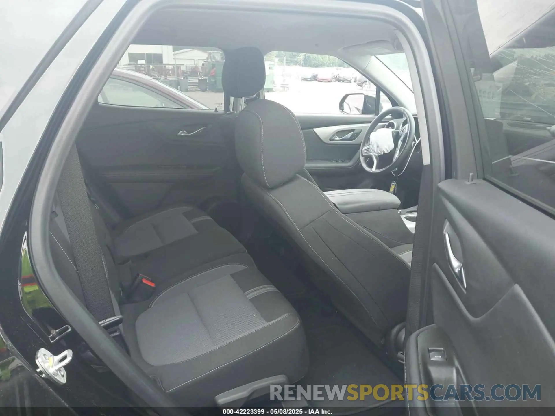 8 fotografías del automóvil dañado 3GNKBHR43SS184196 CHEVROLET BLAZER 2025