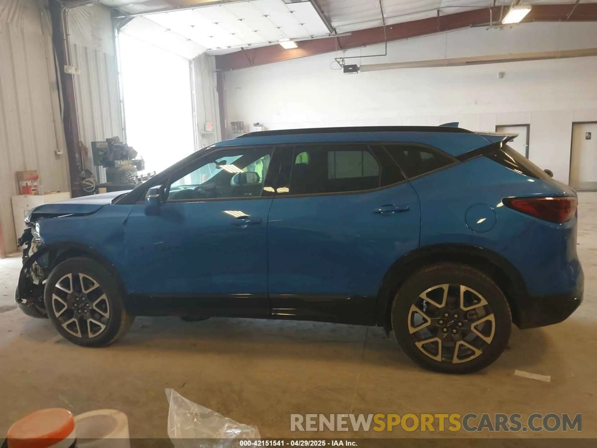 14 fotografías del automóvil dañado 3GNKBKRSXSS142457 CHEVROLET BLAZER 2025