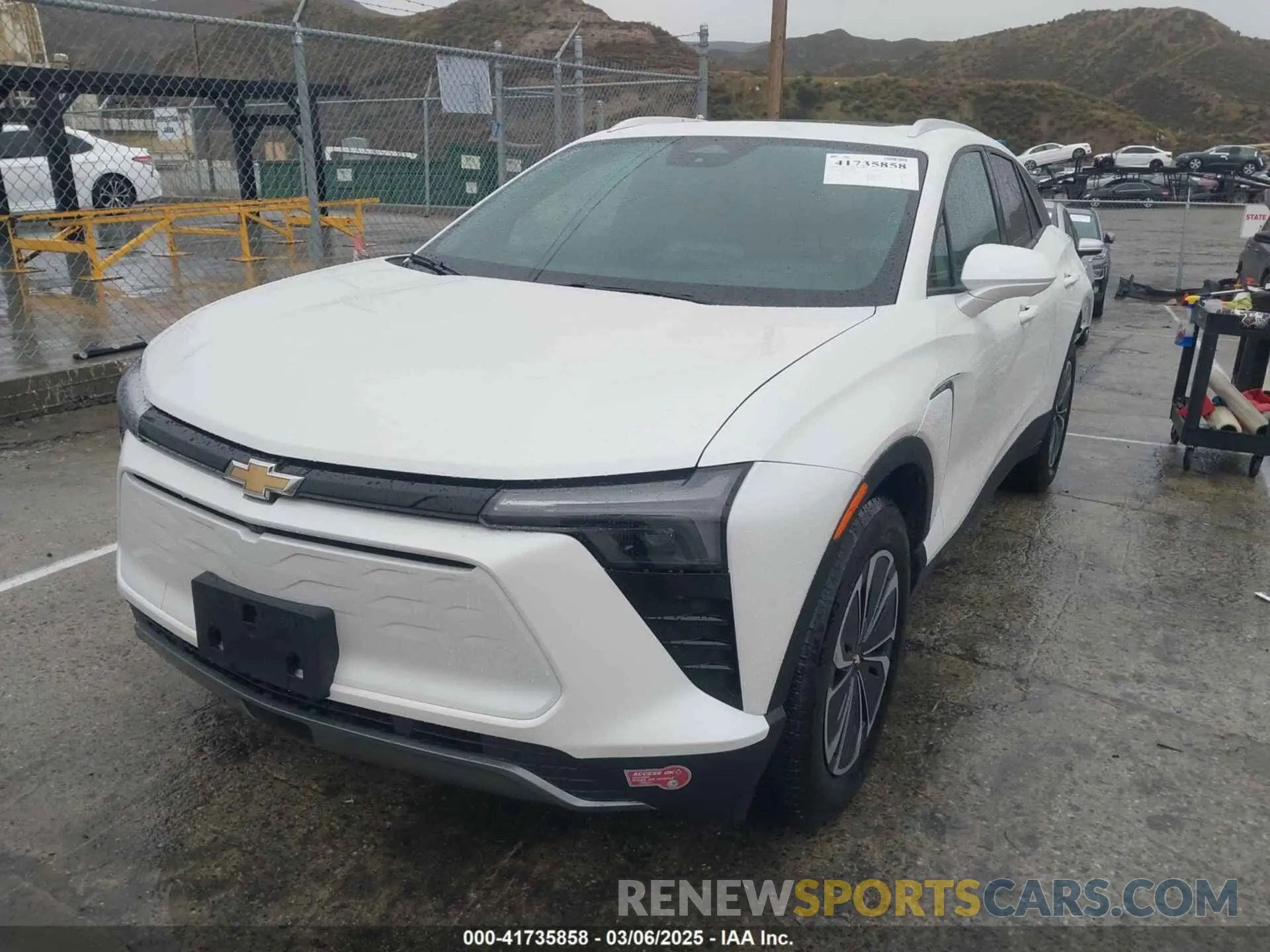 2 fotografías del automóvil dañado 3GNKDBRJ0RS218750 CHEVROLET BLAZER EV 2024