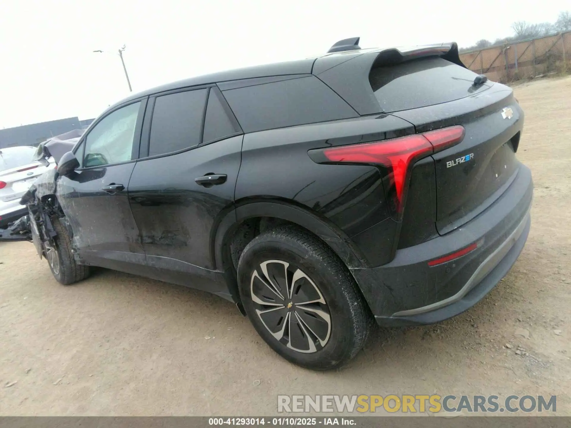 3 fotografías del automóvil dañado 3GNKDBRJXRS287591 CHEVROLET BLAZER EV 2024