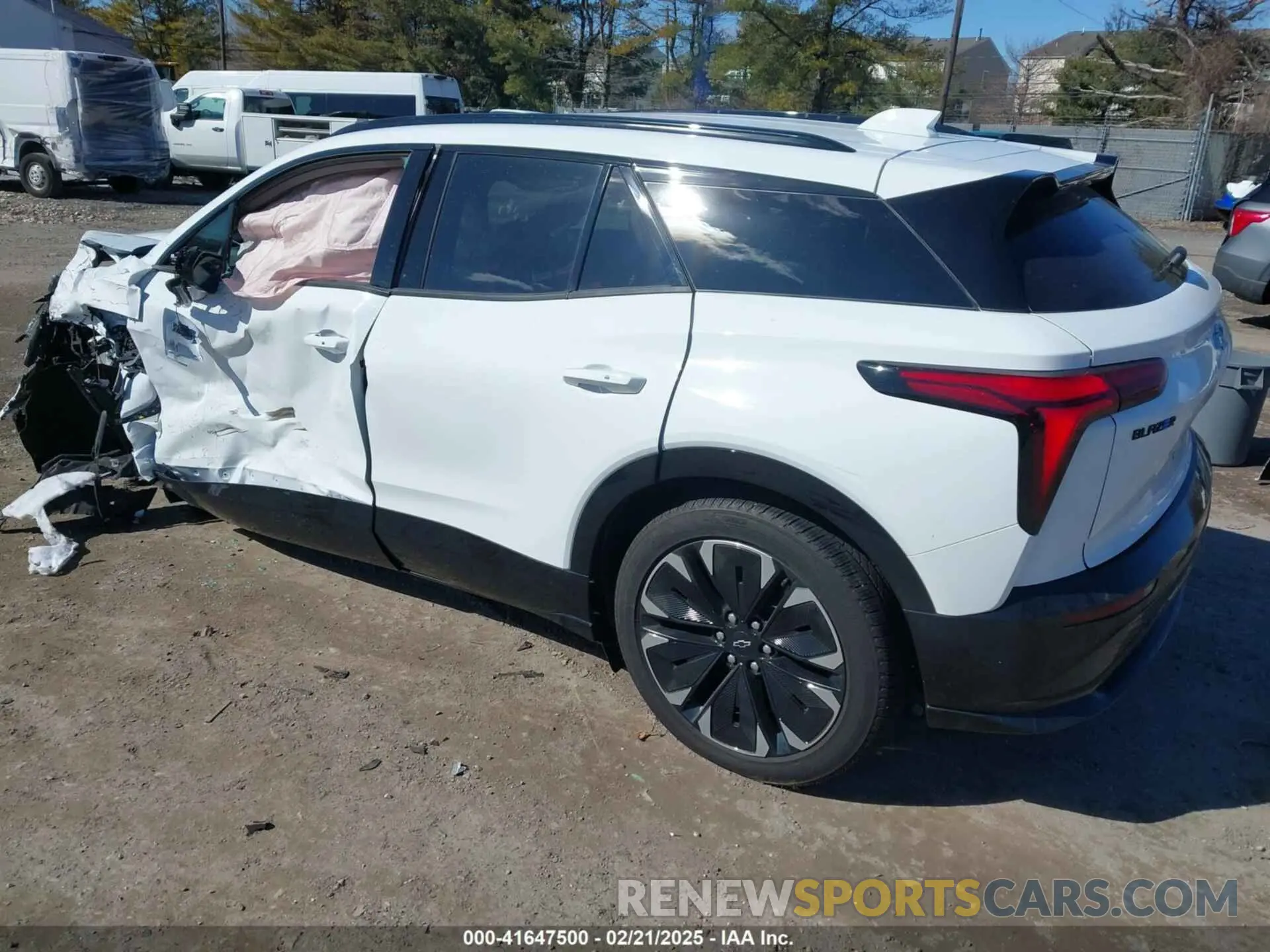 3 fotografías del automóvil dañado 3GNKDCRJ4RS290900 CHEVROLET BLAZER EV 2024