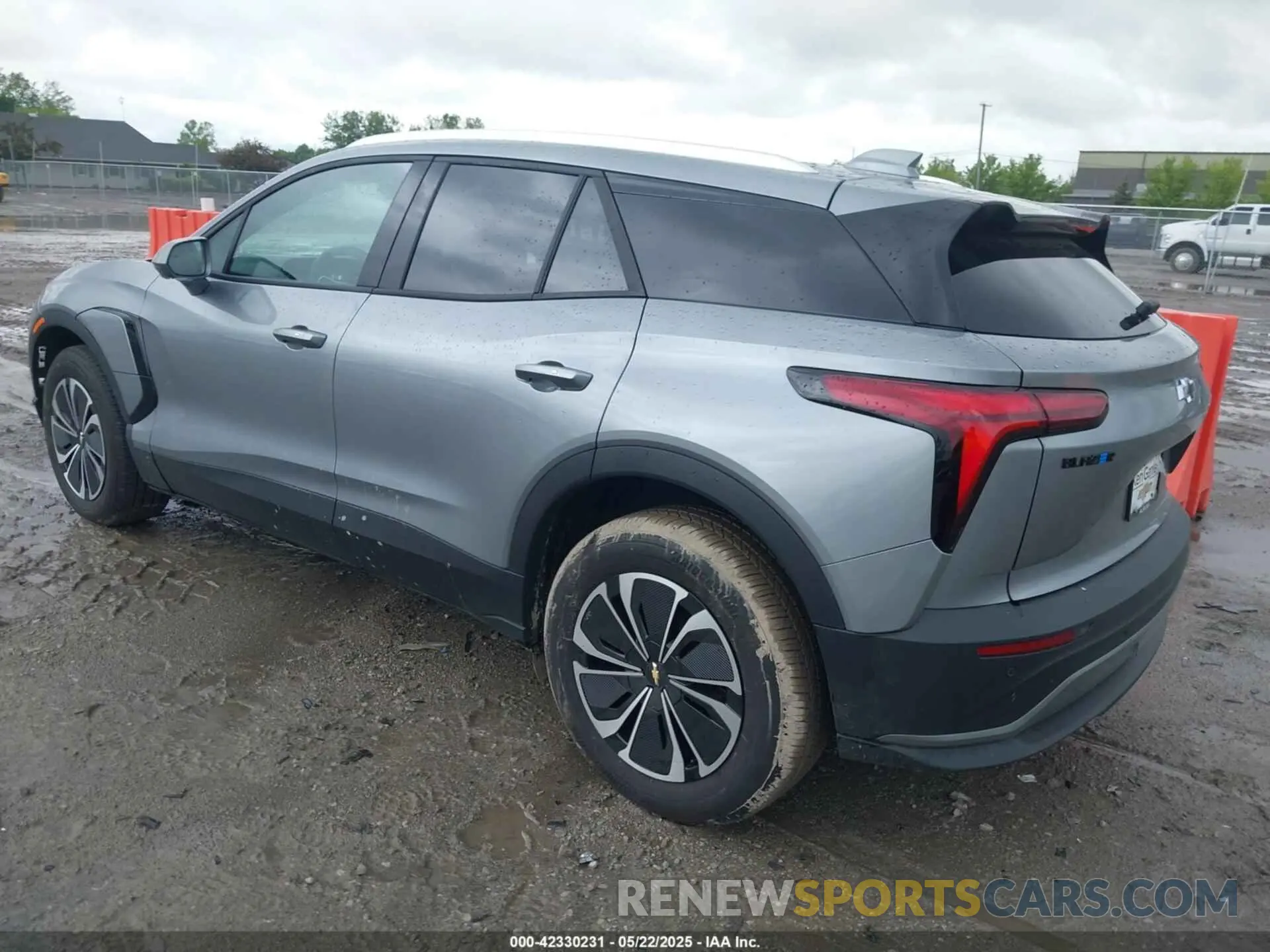 3 fotografías del automóvil dañado 3GNKDGRJ8SS133819 CHEVROLET BLAZER EV 2025