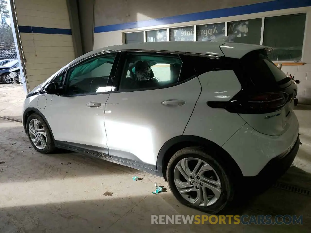 2 fotografías del automóvil dañado 1G1FW6S0XP4199532 CHEVROLET BOLT 2023