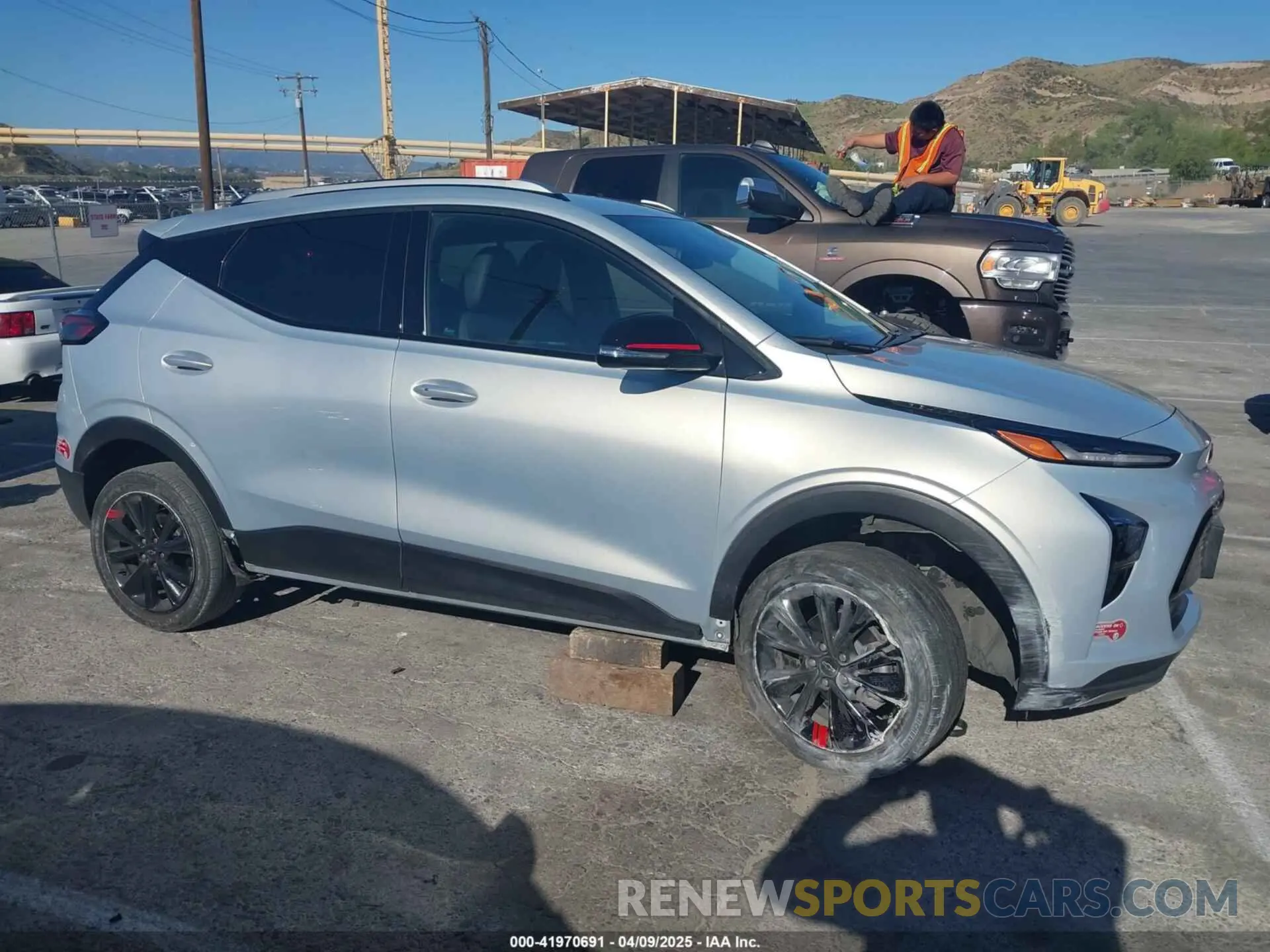 13 fotografías del automóvil dañado 1G1FY6S00P4107001 CHEVROLET BOLT EUV 2023