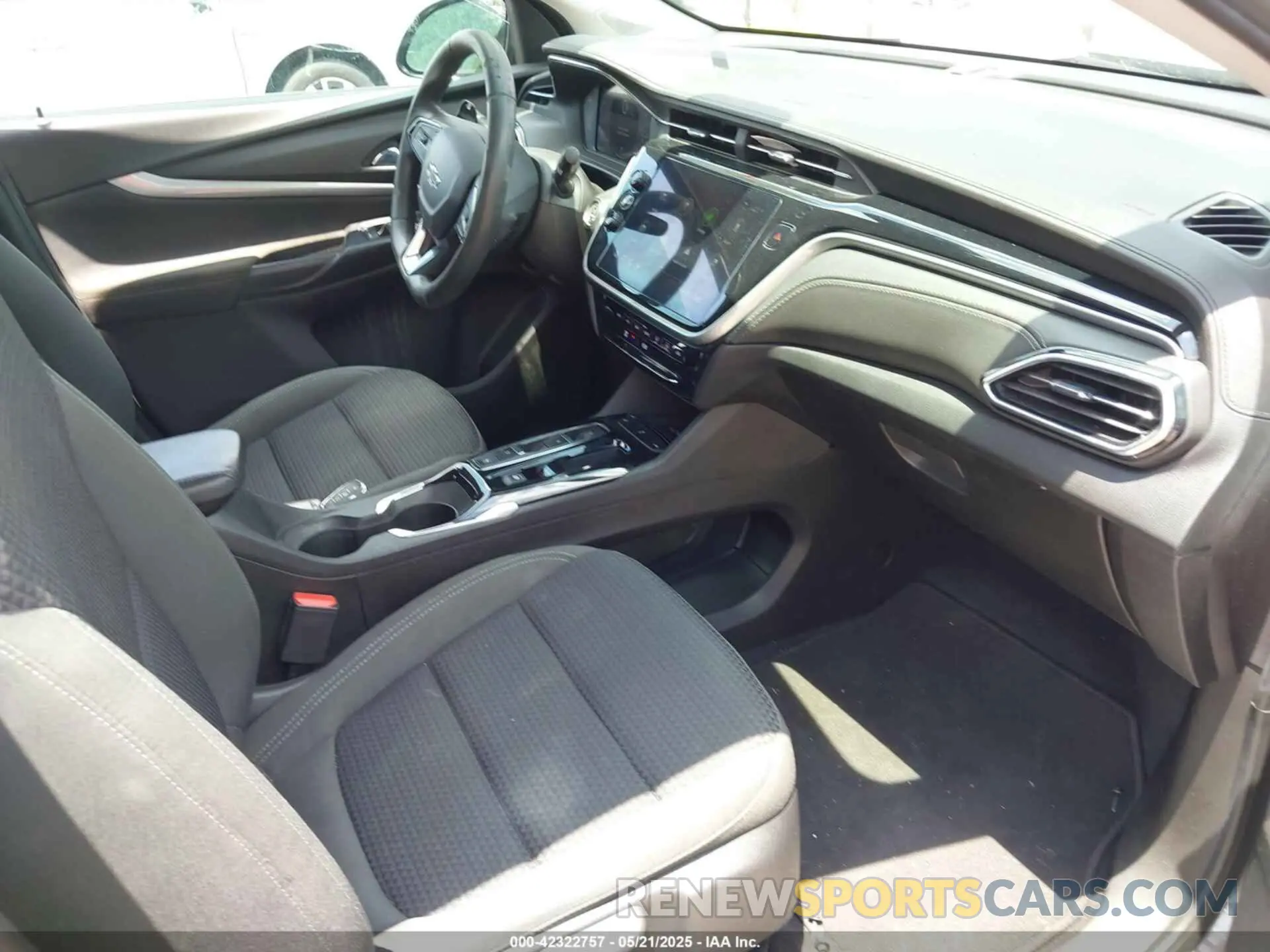 5 fotografías del automóvil dañado 1G1FY6S03P4165829 CHEVROLET BOLT EUV 2023