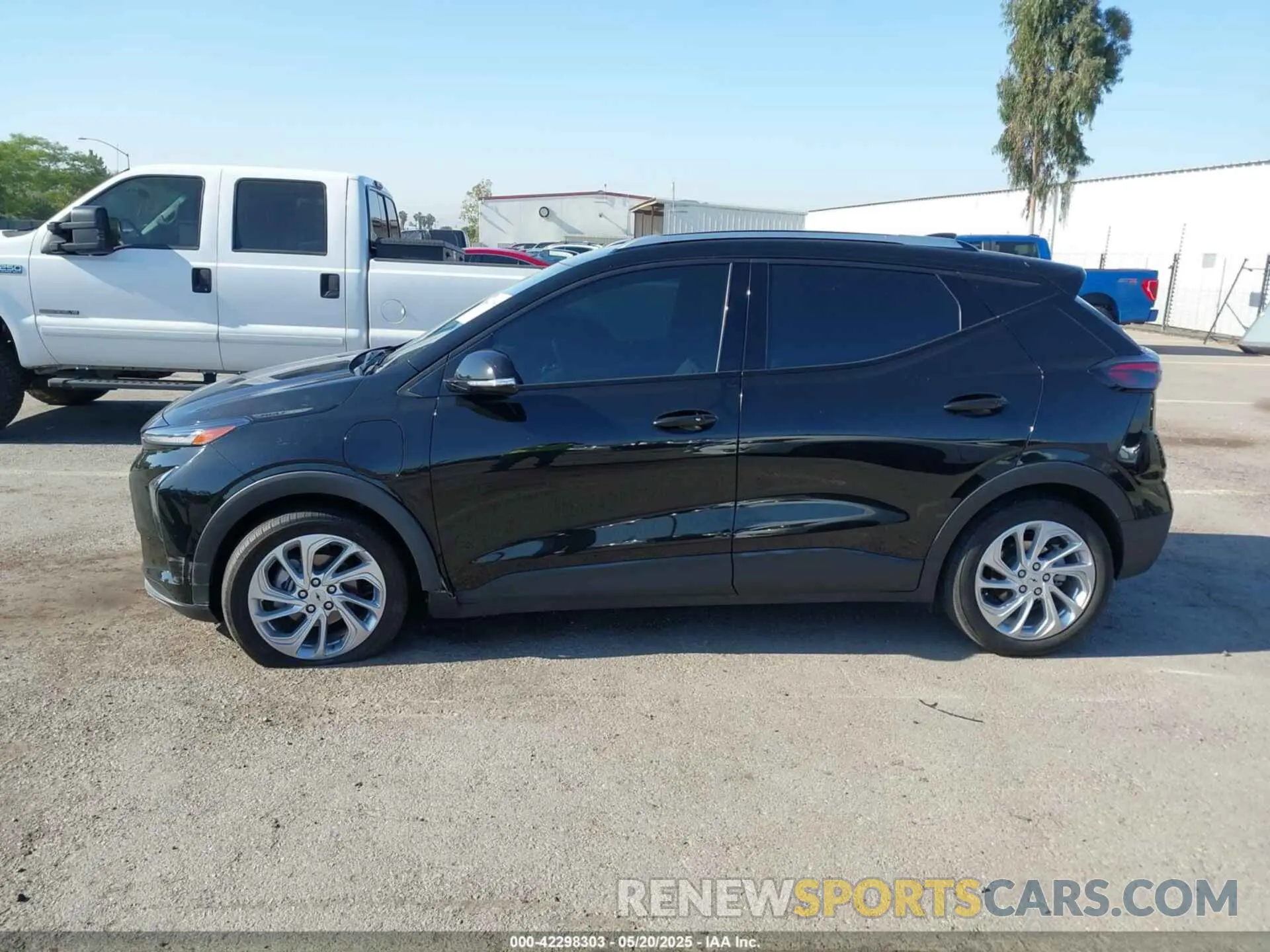 14 fotografías del automóvil dañado 1G1FY6S04P4126733 CHEVROLET BOLT EUV 2023