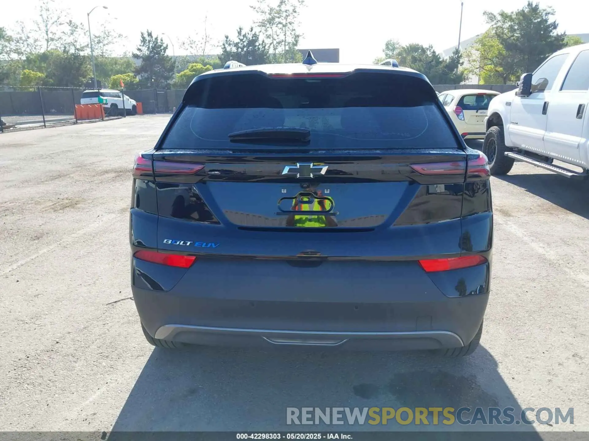 16 fotografías del automóvil dañado 1G1FY6S04P4126733 CHEVROLET BOLT EUV 2023