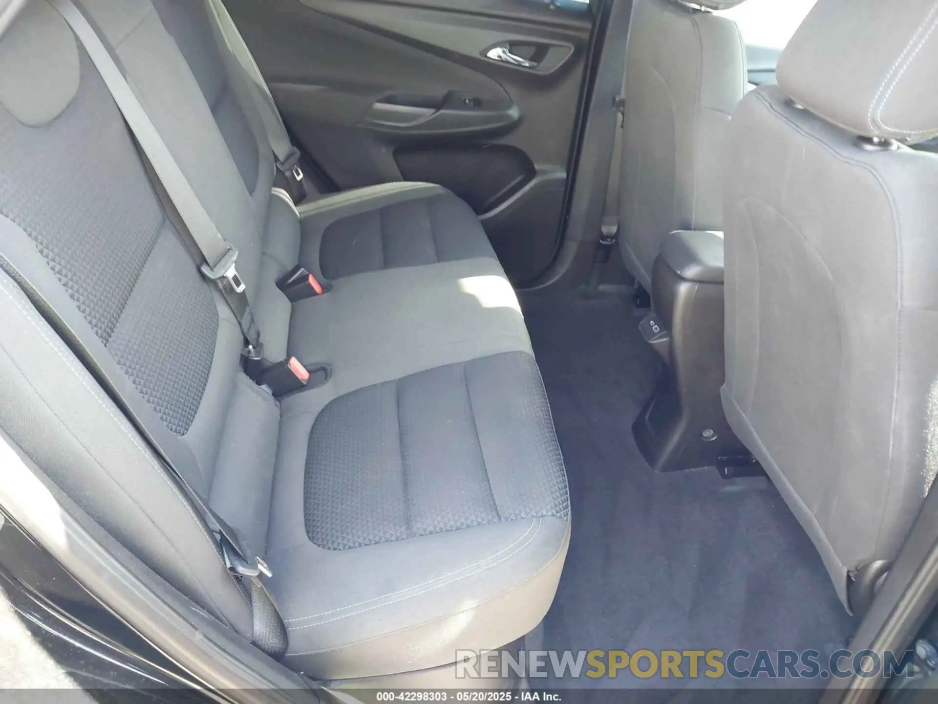 8 fotografías del automóvil dañado 1G1FY6S04P4126733 CHEVROLET BOLT EUV 2023