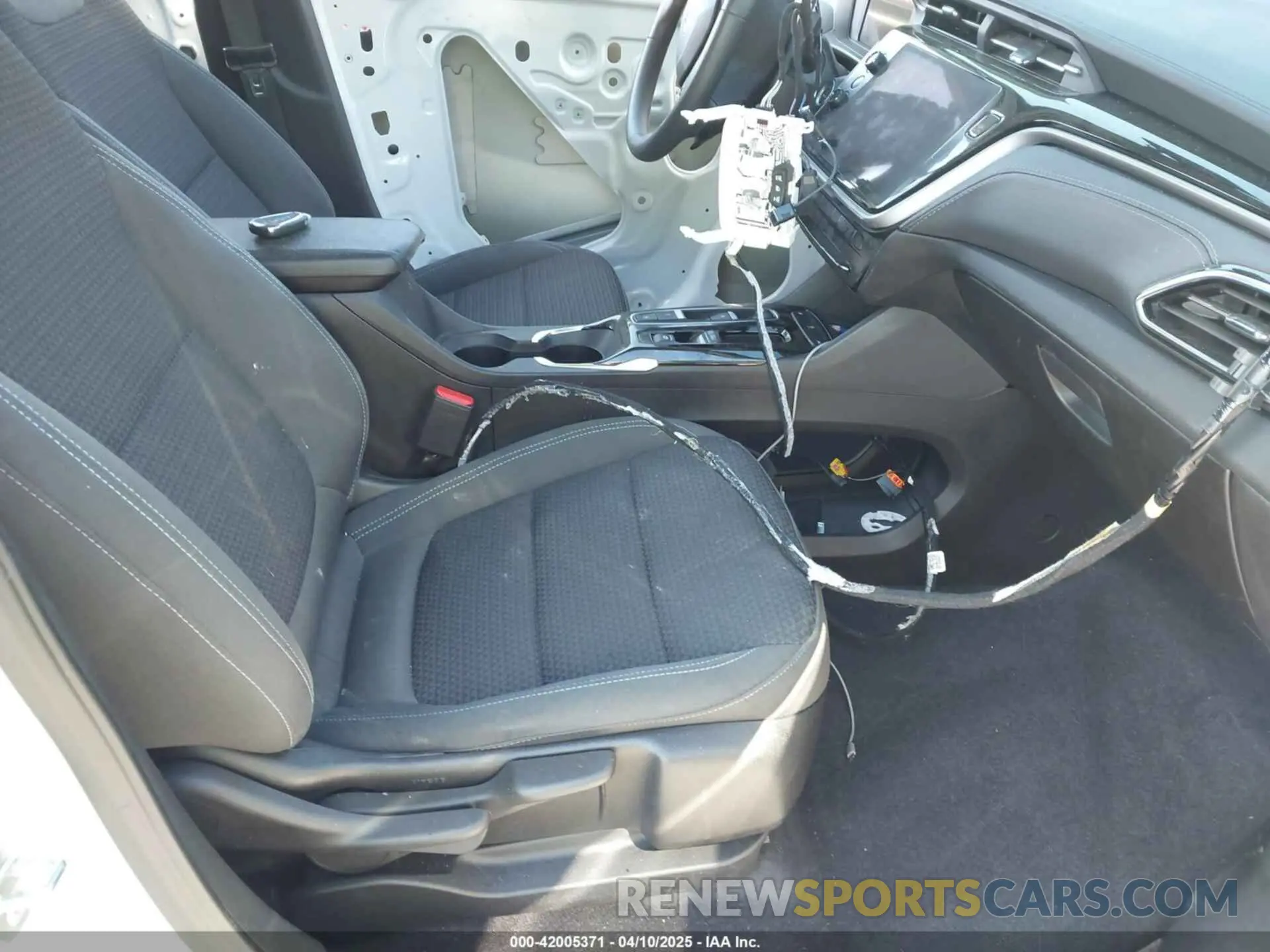 5 fotografías del automóvil dañado 1G1FY6S04P4128661 CHEVROLET BOLT EUV 2023