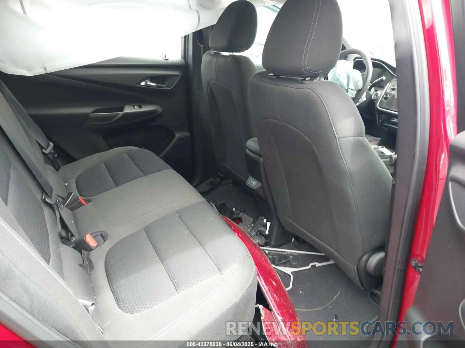 8 fotografías del automóvil dañado 1G1FY6S06P4194368 CHEVROLET BOLT EUV 2023
