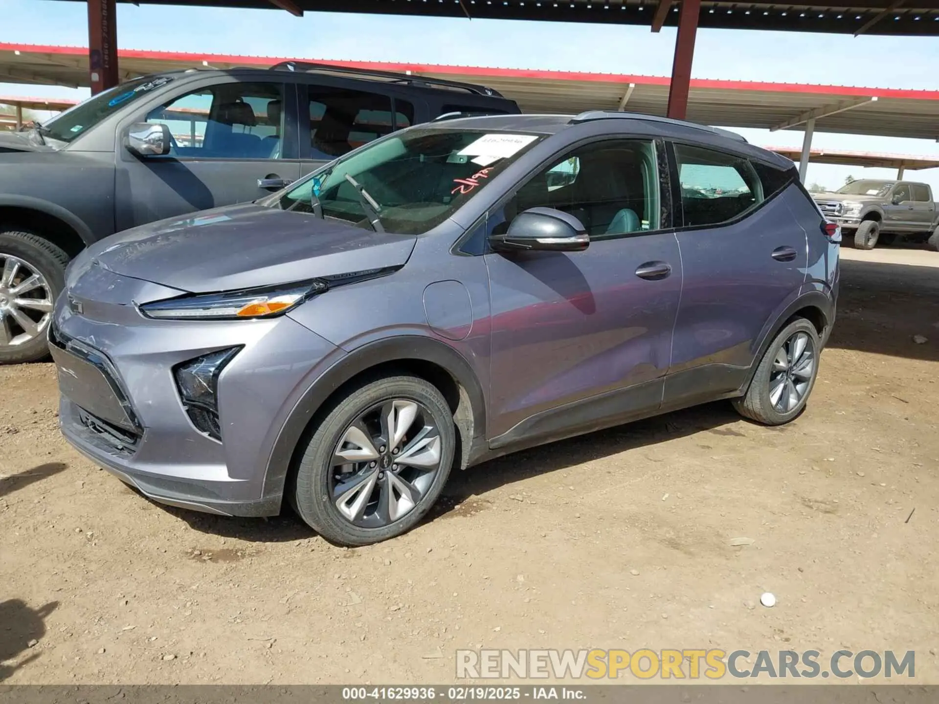 2 fotografías del automóvil dañado 1G1FY6S08P4106842 CHEVROLET BOLT EUV 2023