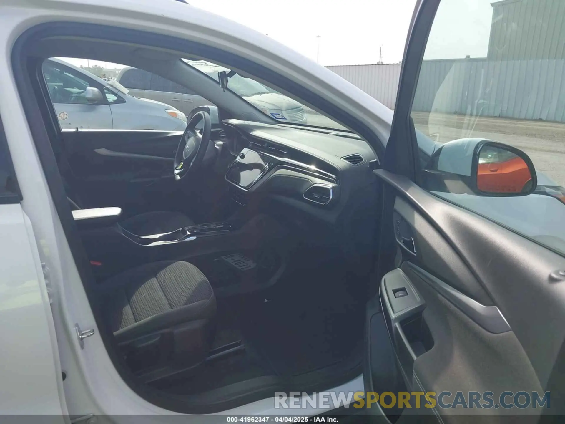 5 fotografías del automóvil dañado 1G1FY6S08P4146306 CHEVROLET BOLT EUV 2023