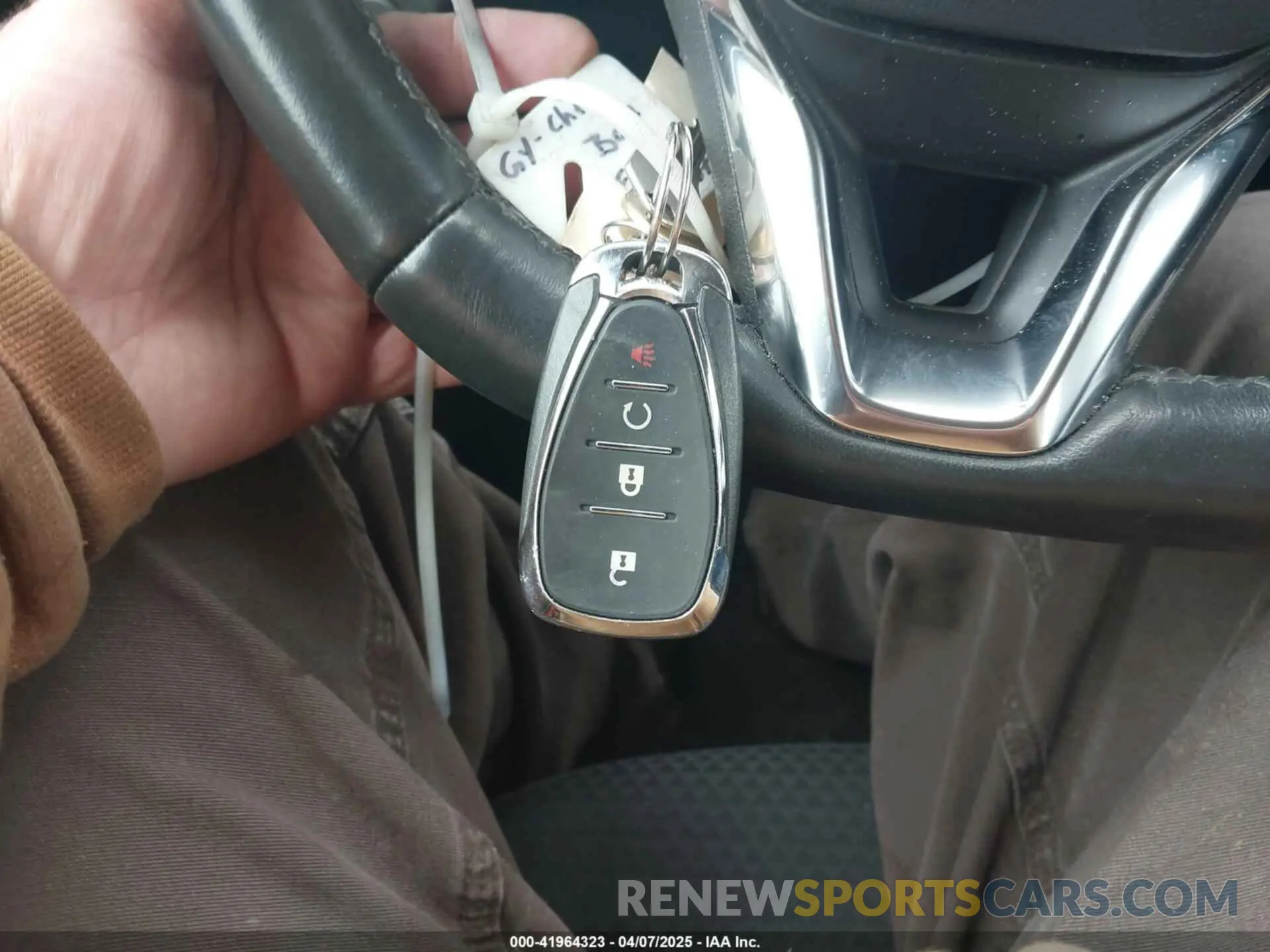 11 fotografías del automóvil dañado 1G1FY6S08P4204737 CHEVROLET BOLT EUV 2023