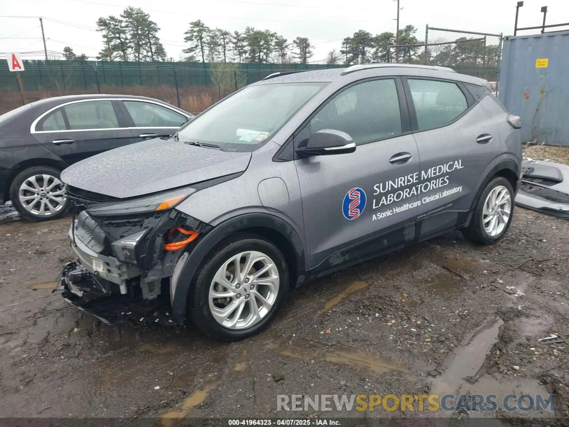 2 fotografías del automóvil dañado 1G1FY6S08P4204737 CHEVROLET BOLT EUV 2023