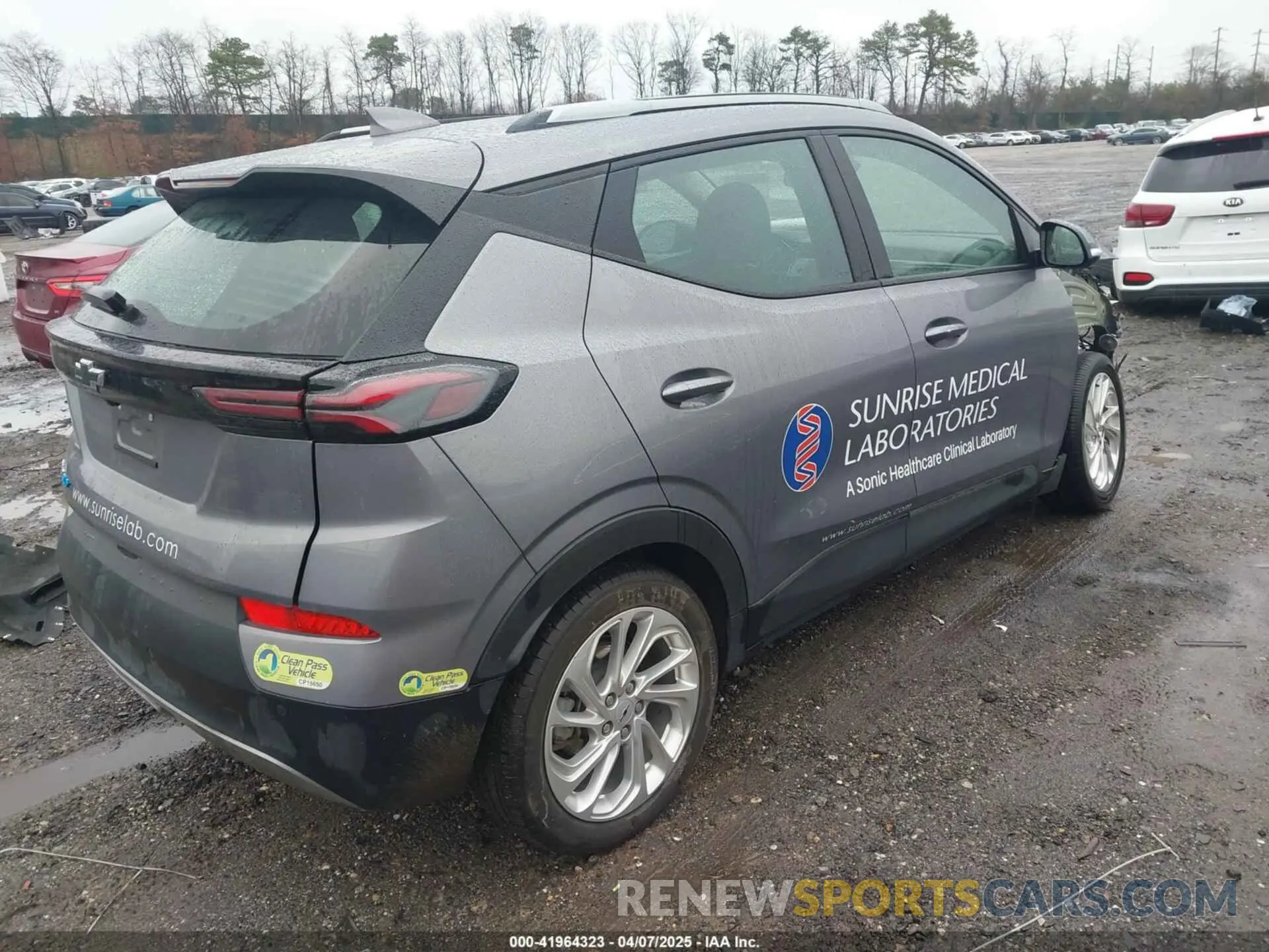 4 fotografías del automóvil dañado 1G1FY6S08P4204737 CHEVROLET BOLT EUV 2023