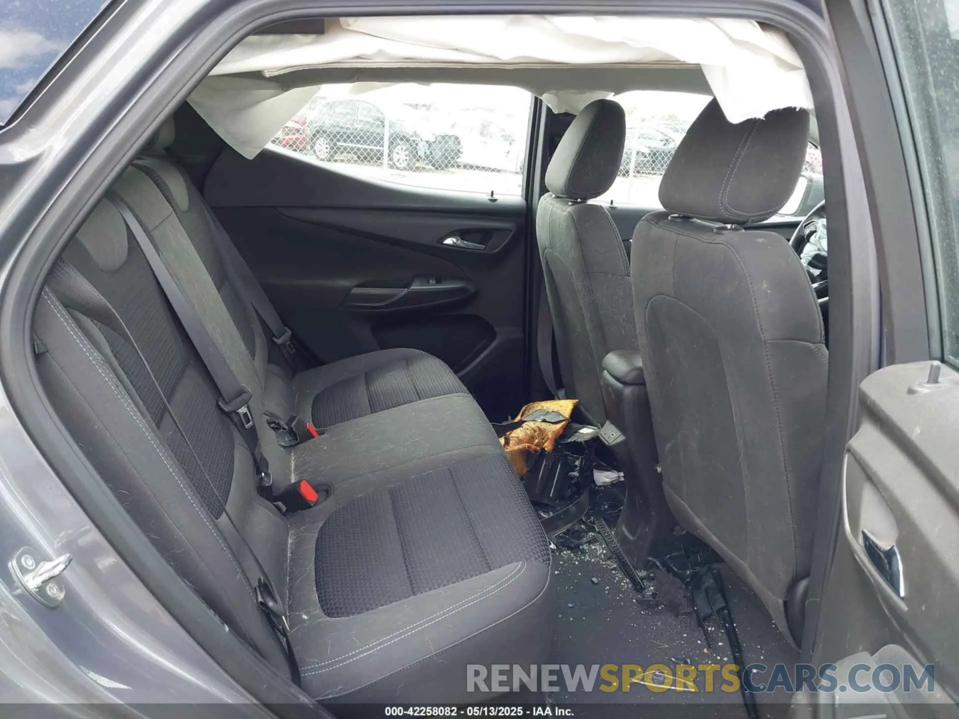 8 fotografías del automóvil dañado 1G1FY6S0XP4151202 CHEVROLET BOLT EUV 2023
