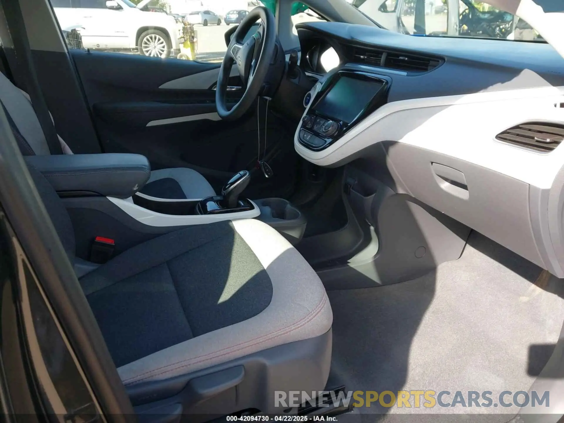 5 fotografías del automóvil dañado 1G1FY6S02K4111396 CHEVROLET BOLT EV 2019