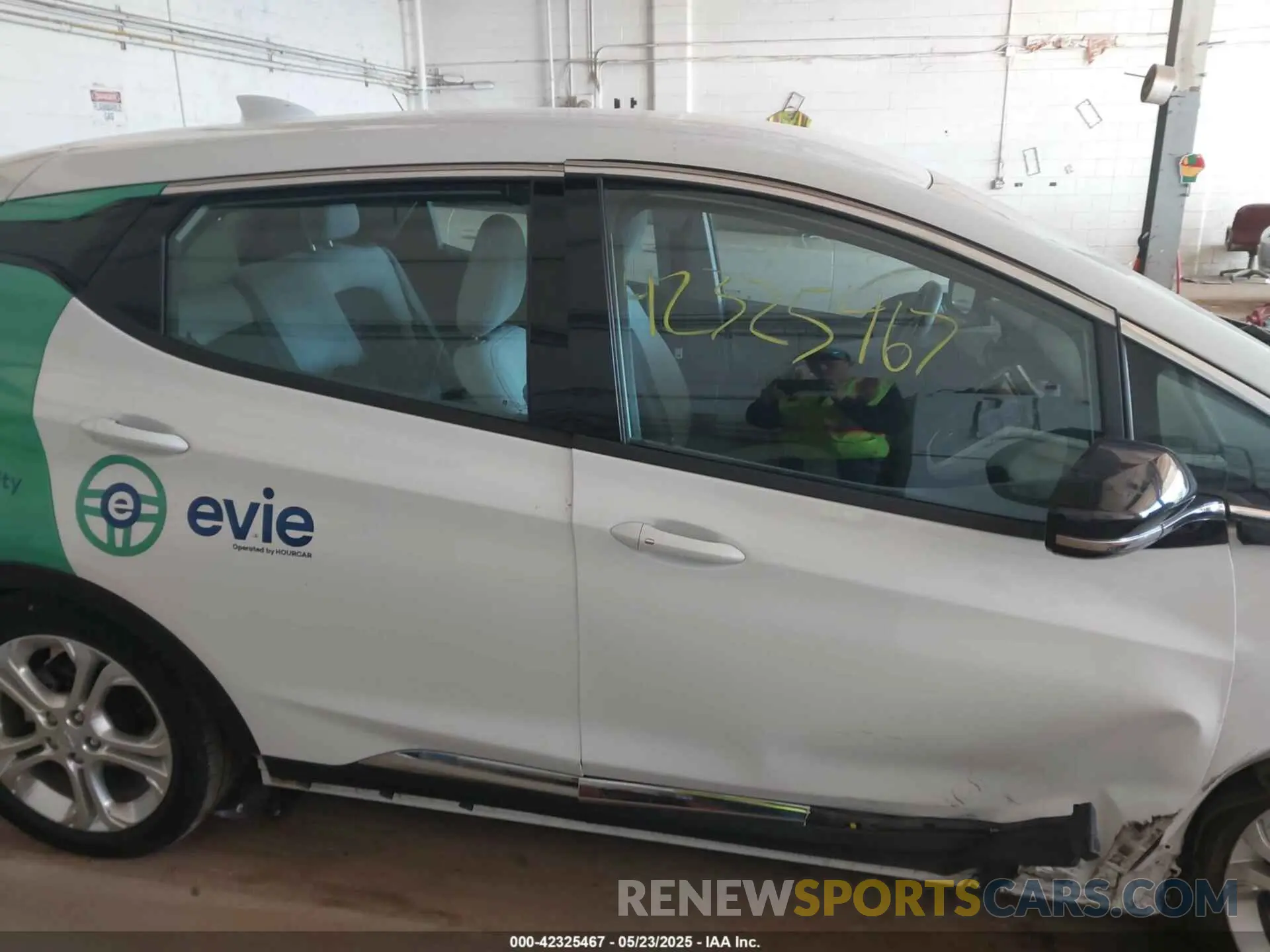 14 fotografías del automóvil dañado 1G1FY6S04M4110446 CHEVROLET BOLT EV 2021