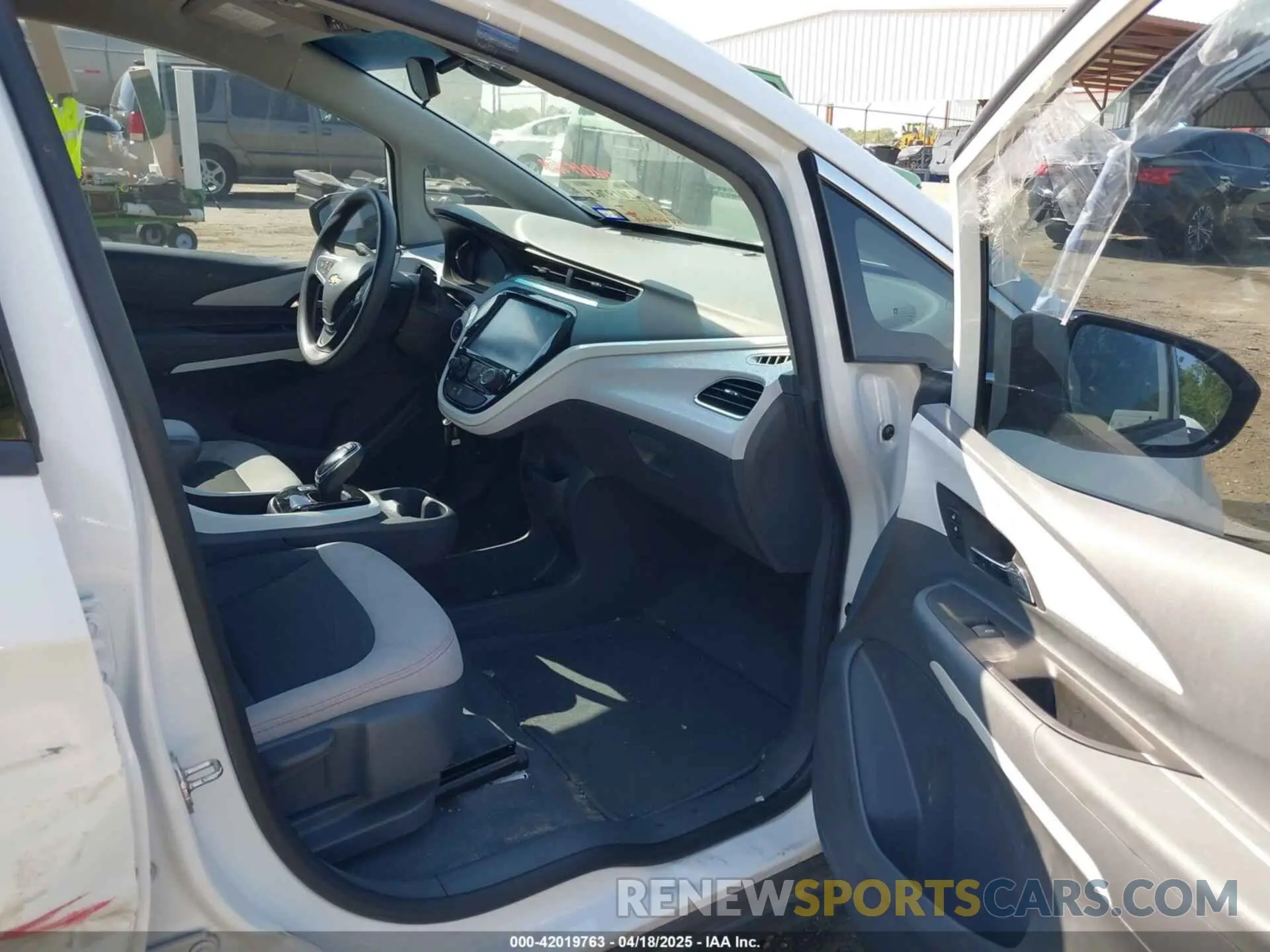 5 fotografías del automóvil dañado 1G1FY6S08M4113494 CHEVROLET BOLT EV 2021
