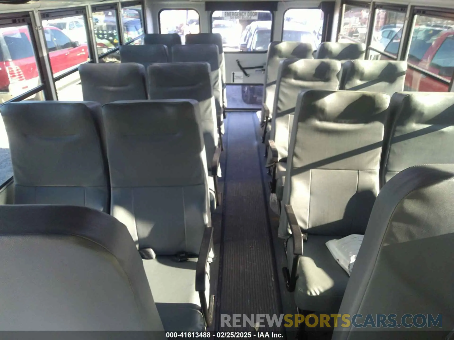 8 fotografías del automóvil dañado 1GB3GSB71P1207570 CHEVROLET BUS EXPRESS CUTAWAY 2023