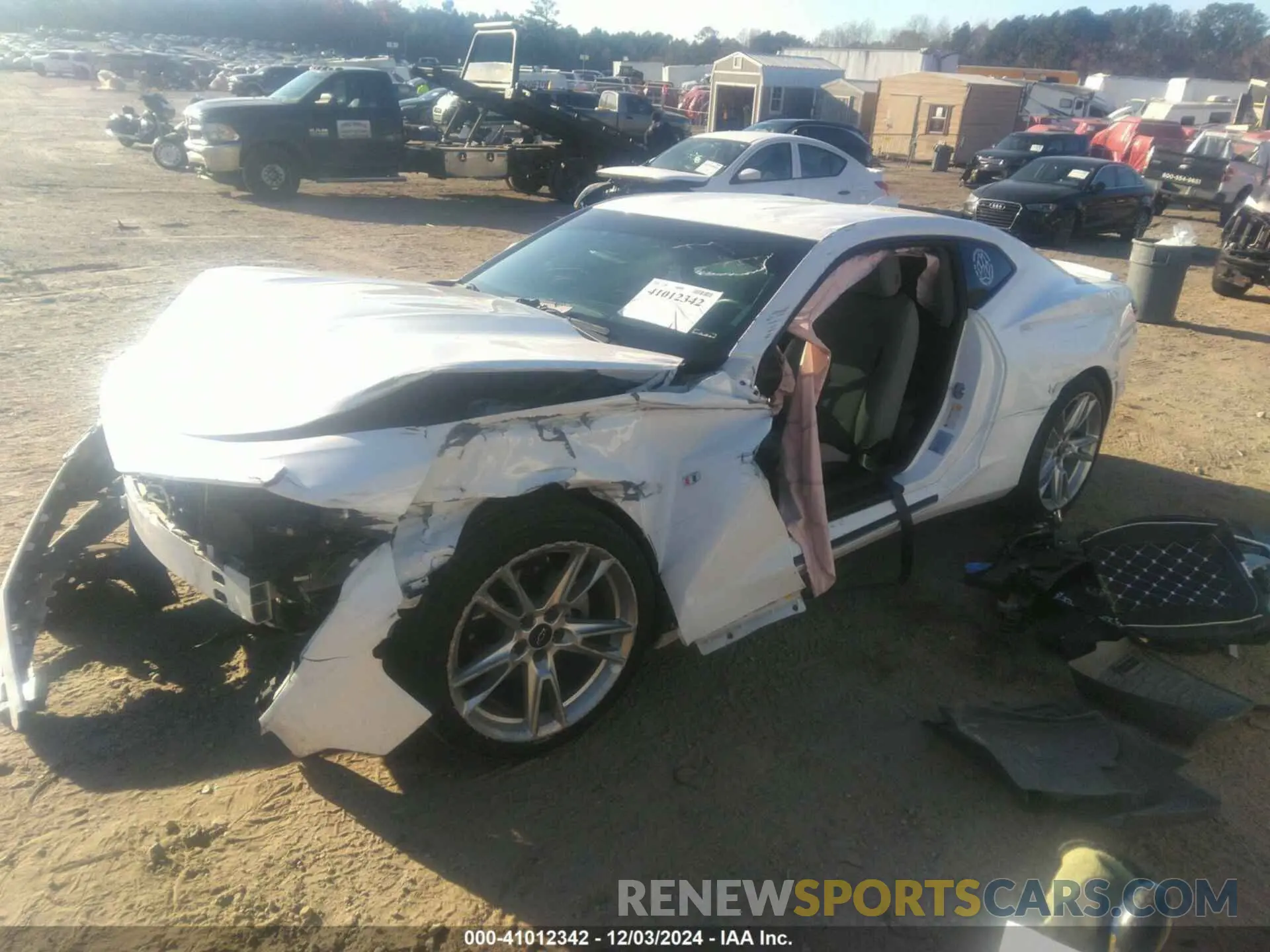 2 fotografías del automóvil dañado 1G1FB1RS2K0117623 CHEVROLET CAMARO 2019