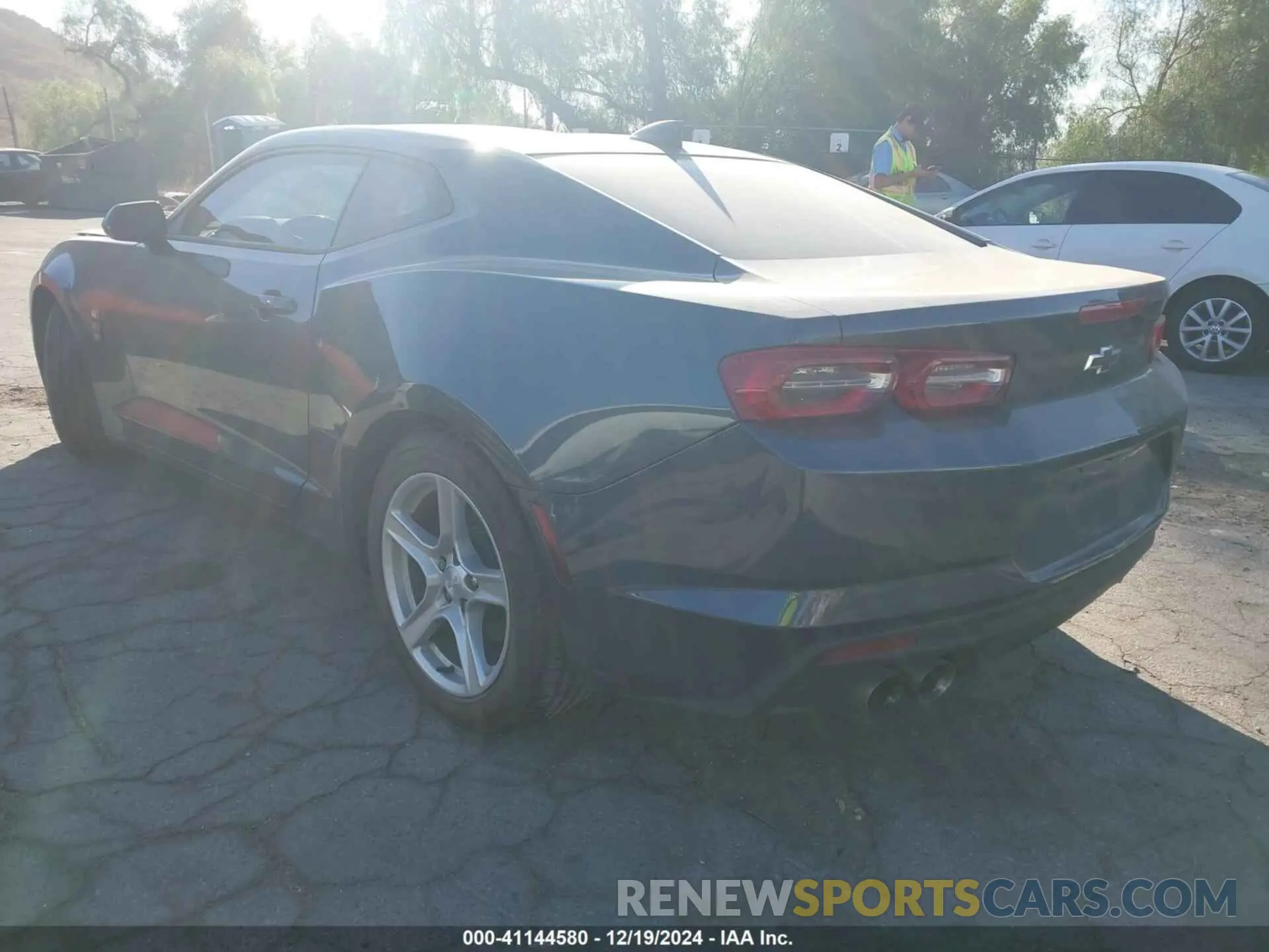 3 fotografías del automóvil dañado 1G1FB1RS4K0126100 CHEVROLET CAMARO 2019