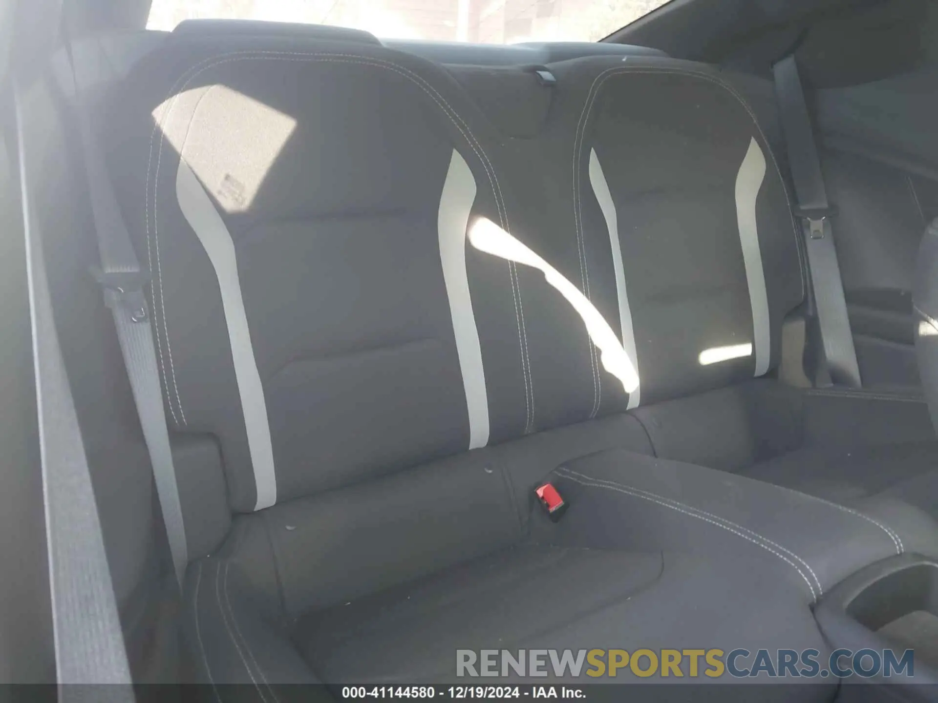 8 fotografías del automóvil dañado 1G1FB1RS4K0126100 CHEVROLET CAMARO 2019