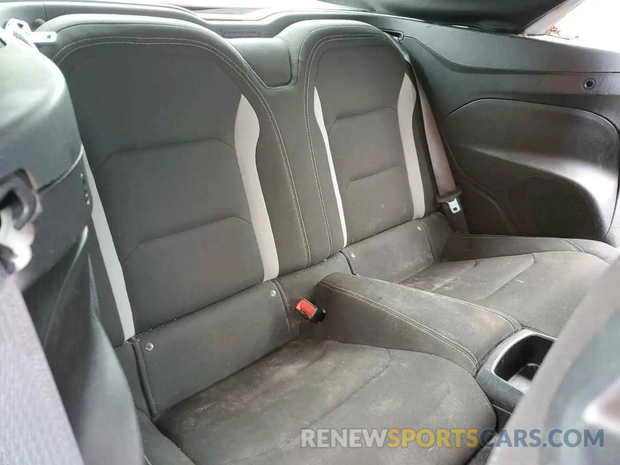 10 fotografías del automóvil dañado 1G1FB3DS0K0117445 CHEVROLET CAMARO 2019