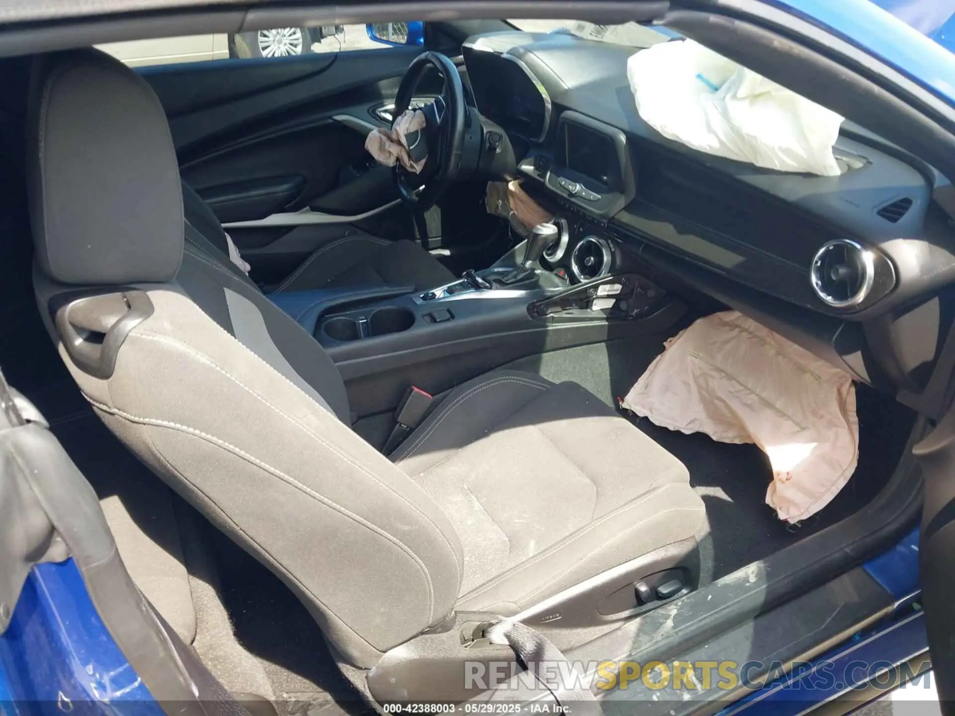 5 fotografías del automóvil dañado 1G1FB3DS1K0156383 CHEVROLET CAMARO 2019